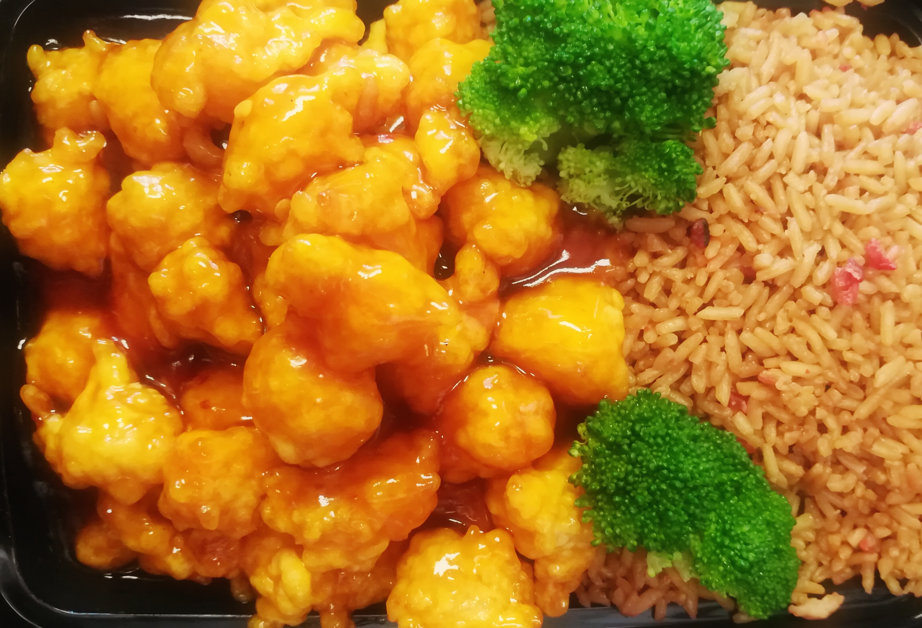 Order C4. General Tso's Chicken Combo food online from Canton Wok store, Pawtucket on bringmethat.com