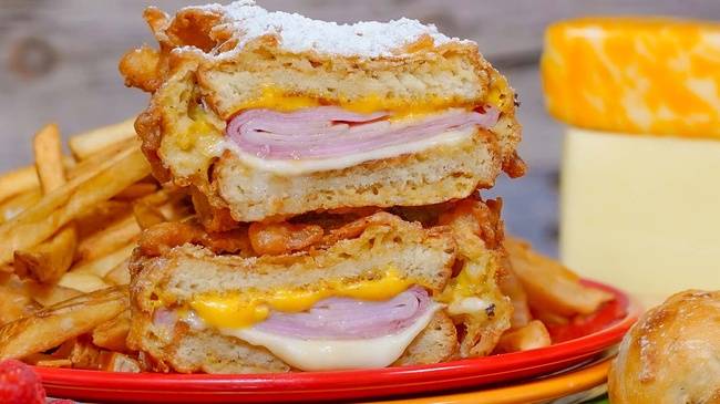 Order MONTE CRISTO food online from Melt Bar & Grilled store, Lakewood on bringmethat.com