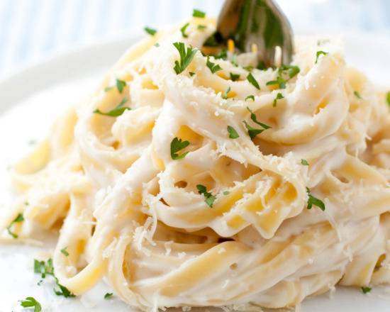 Order Alfredo Fettuccine food online from Pazzo pizzeria store, Los Angeles on bringmethat.com