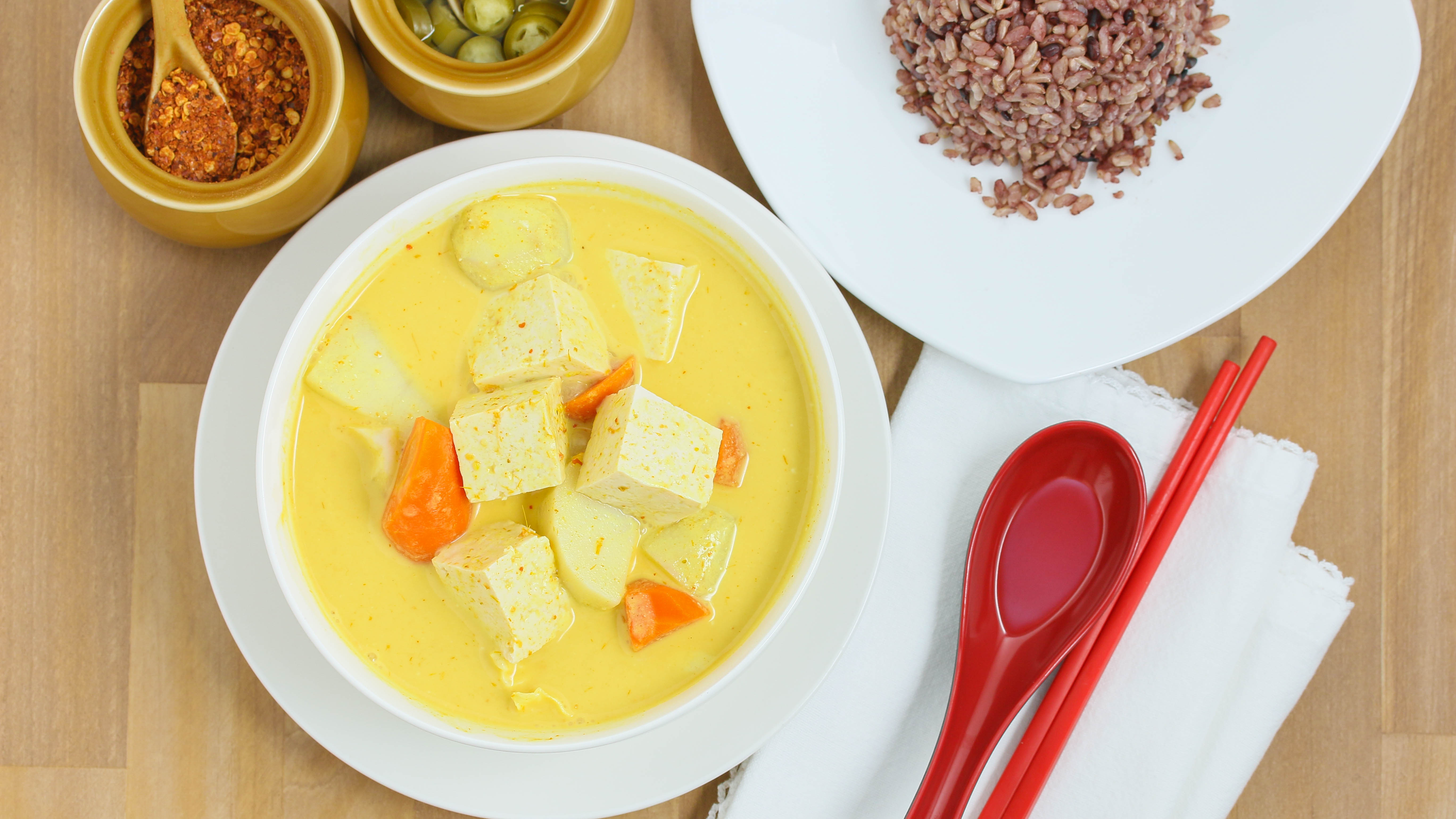 Order C3. Yellow Curry food online from Taste Of Windsor store, Glendale on bringmethat.com