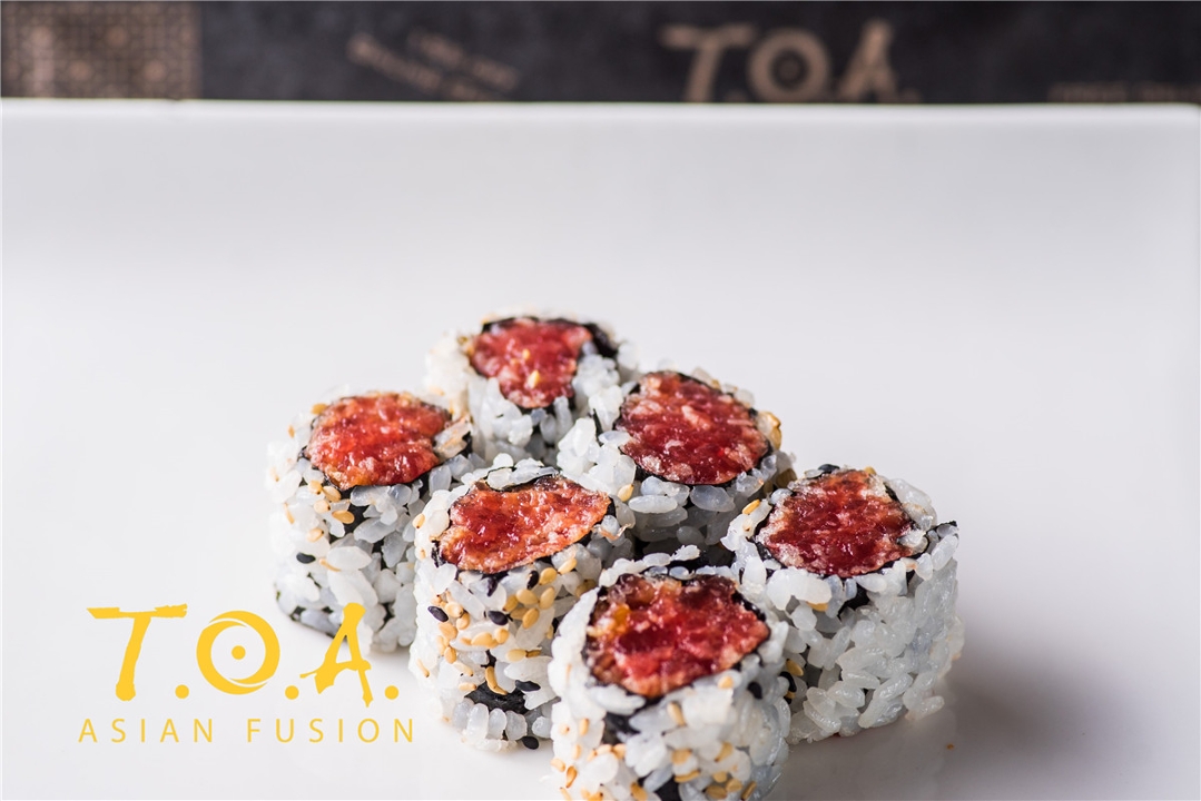 Order Spicy Tuna Roll food online from Toa Asian Fusion store, Farmingdale on bringmethat.com