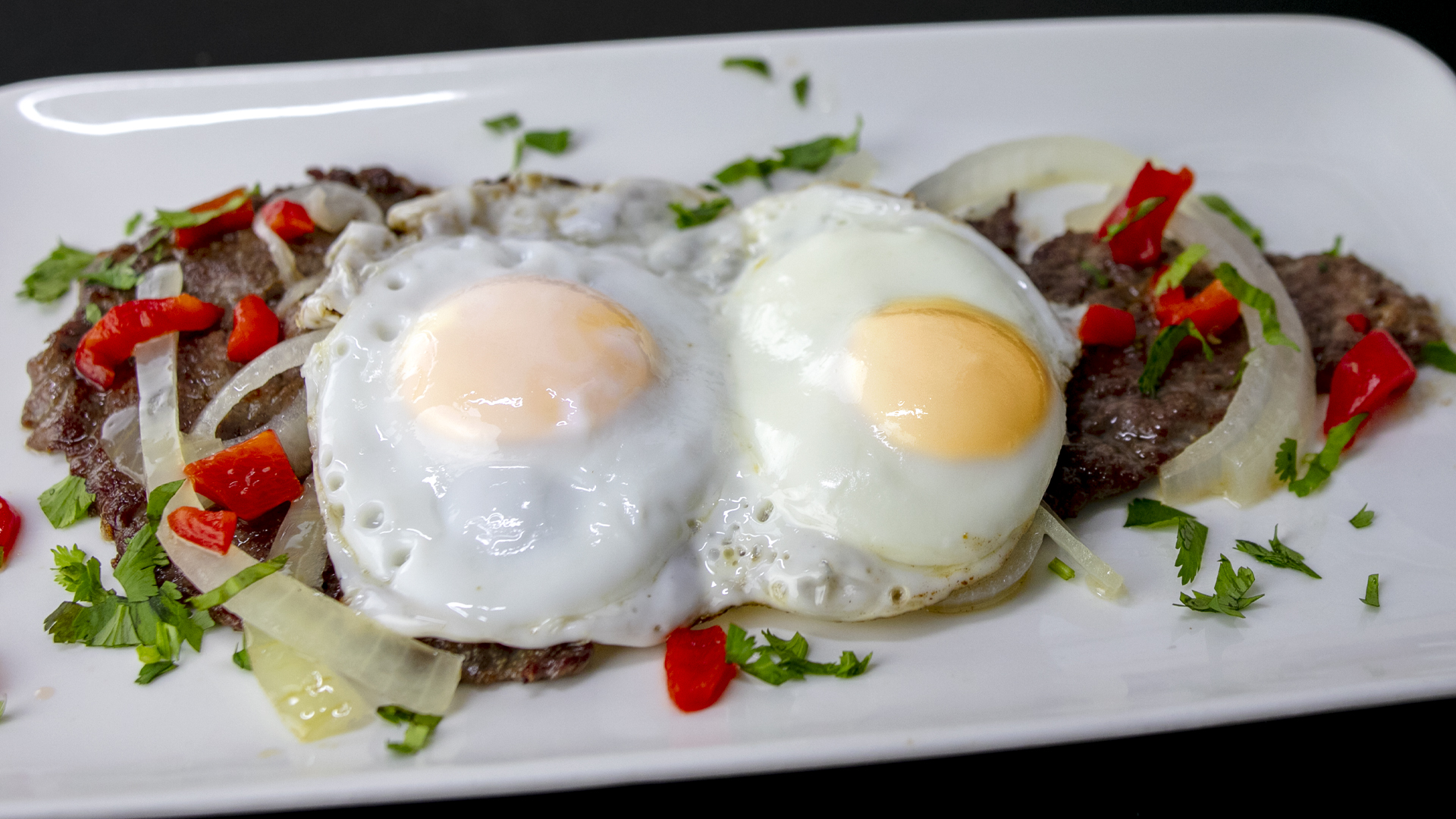 Order Bistec de Palomilla a Caballo food online from Pio Pio 6300 store, West New York on bringmethat.com