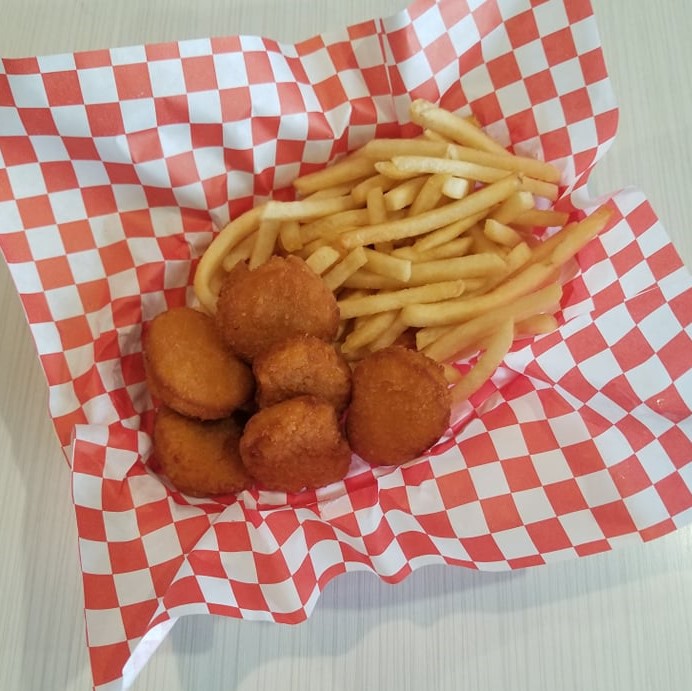 Order Kids' Chicken Nuggets food online from Nam Noodles And More store, Pasadena on bringmethat.com