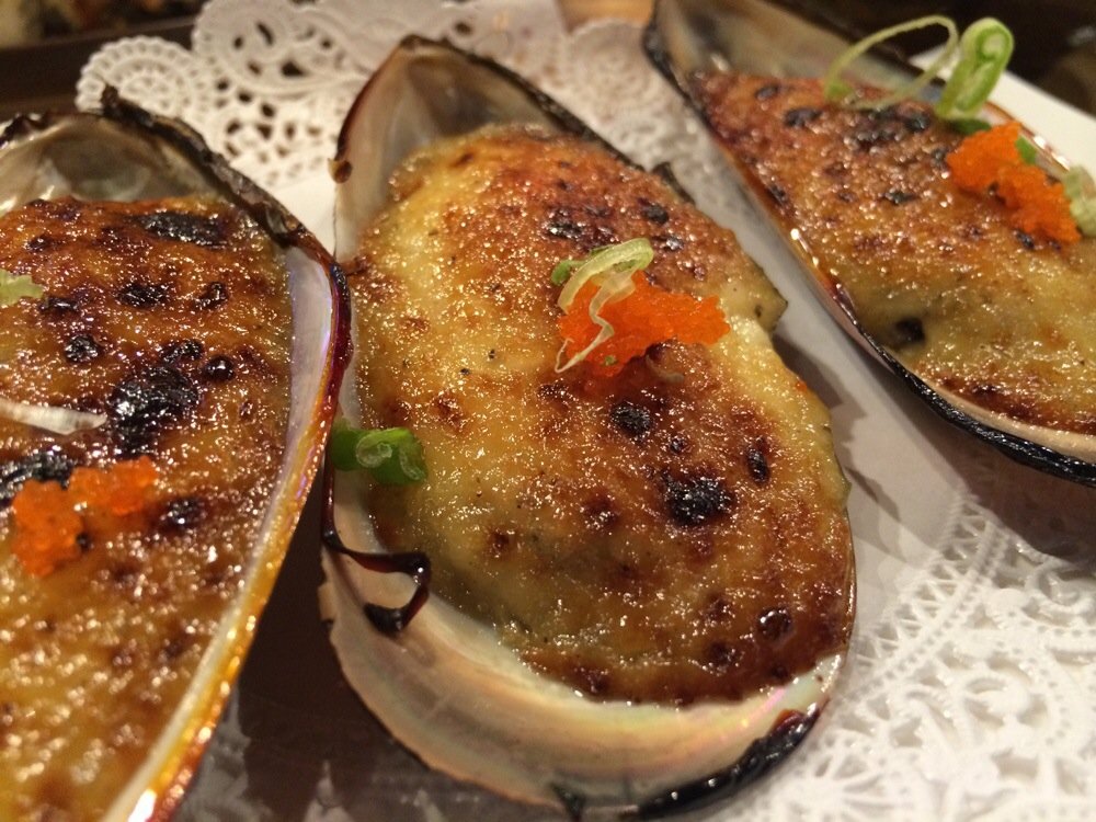 Order Baked Green Mussels food online from Arata Sushi & Bowl store, Las Vegas on bringmethat.com