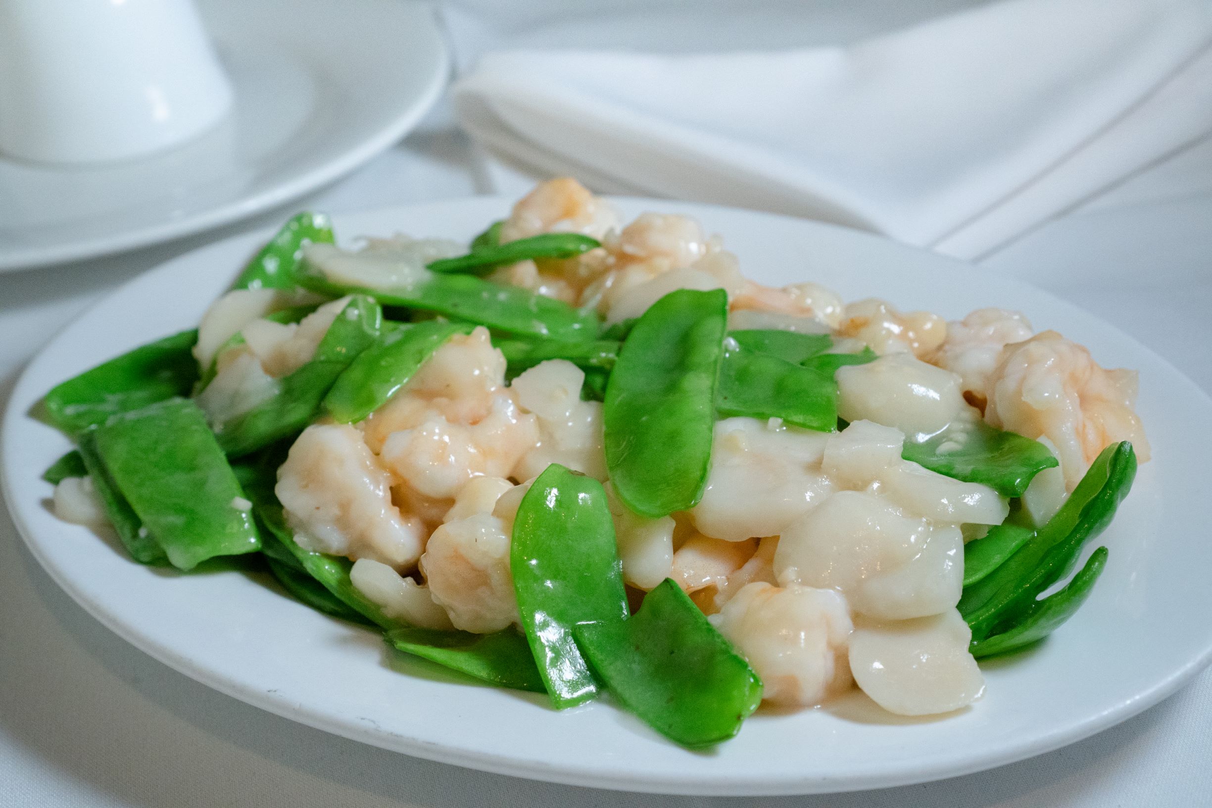 Order 62. Shrimp with Snow Peas food online from Szechwan Inn store, Canoga Park on bringmethat.com