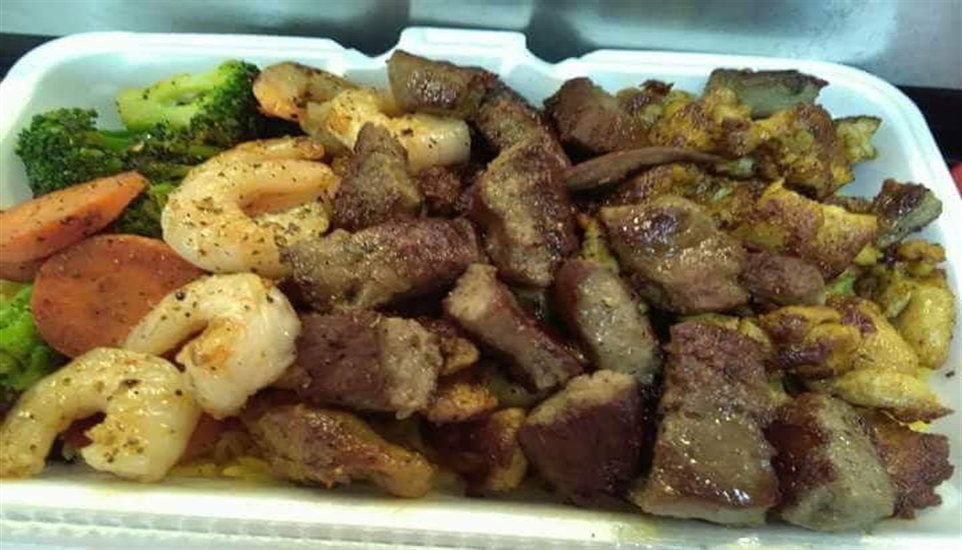 Order 21. Lamb & Shrimp Over Rice food online from Ny Halal Food Truck #2 store, Chester on bringmethat.com