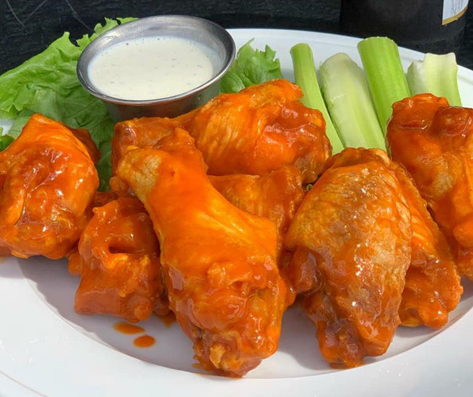 Order Buffalo Wings food online from Gameday Kitchen store, Des Moines on bringmethat.com