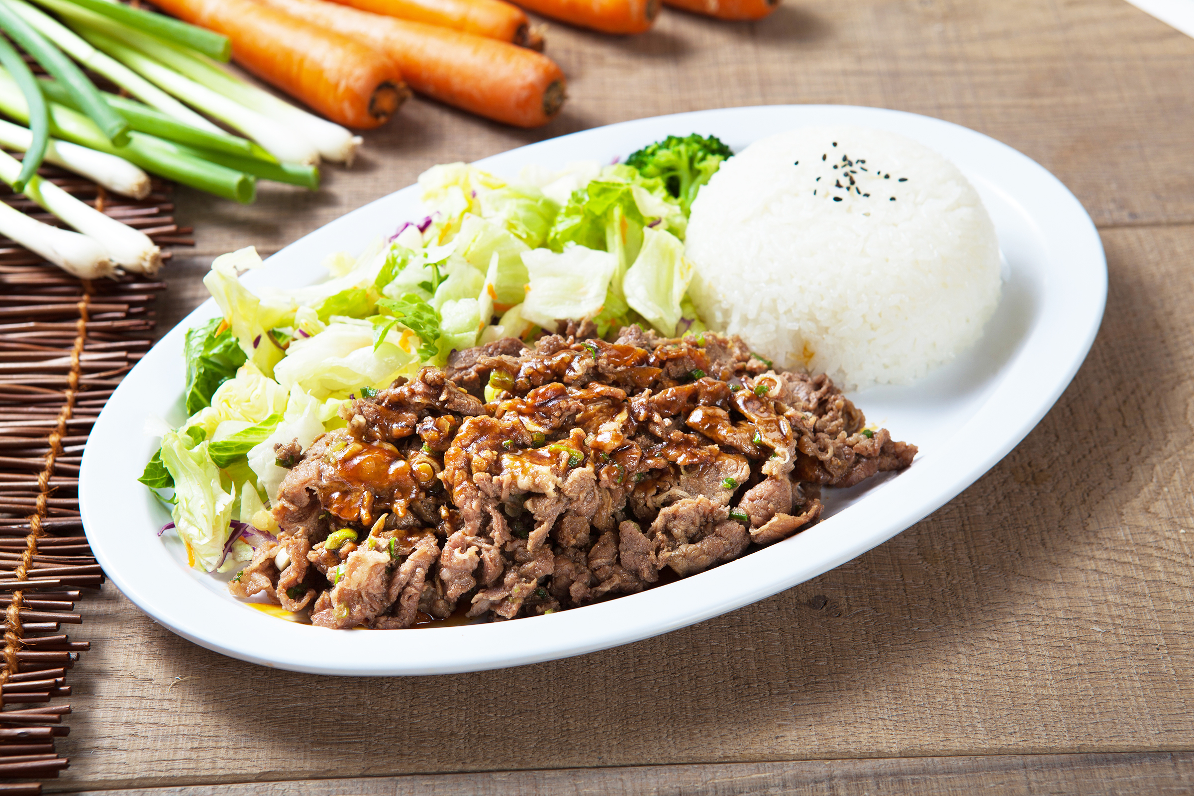 Order 72. Beef Plate food online from Sakura Noodles store, Los Angeles on bringmethat.com
