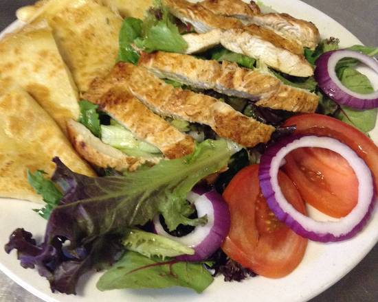 Order Grilled Chicken Salad food online from Los Tres Amigos Mexican Restaurant store, Slidell on bringmethat.com