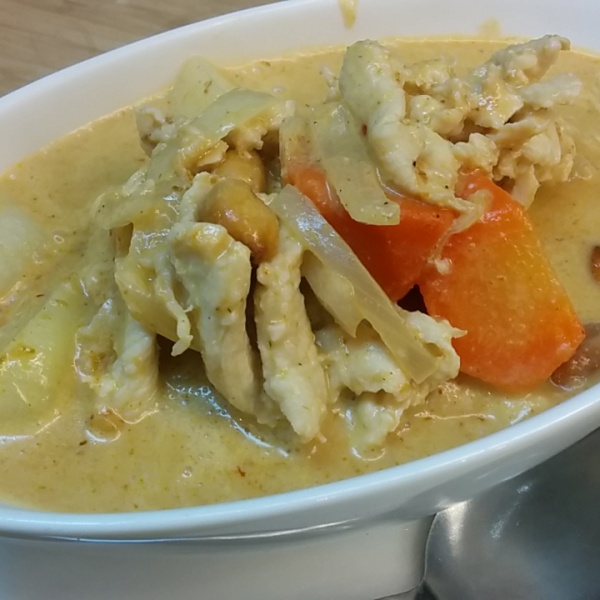 Order 1. Yellow Curry food online from Little Thai Cafe store, Houston on bringmethat.com