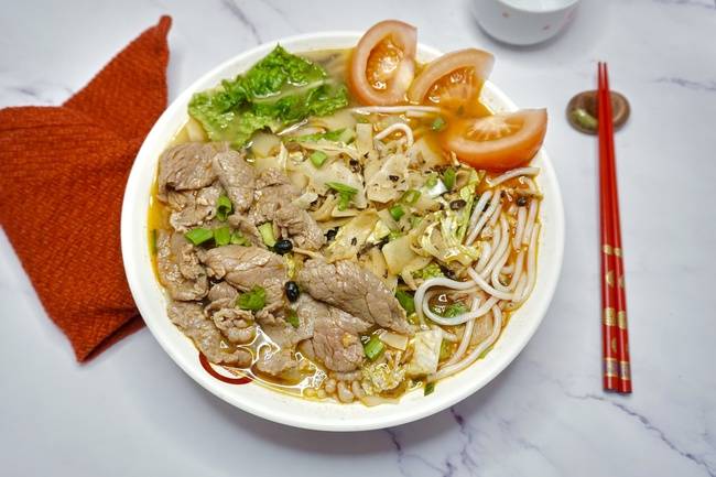 Order 牛肉老友汤粉 / Beef Laoyou Rice Noodle Soup food online from Classic Guilin Rice Noodles store, San Mateo on bringmethat.com