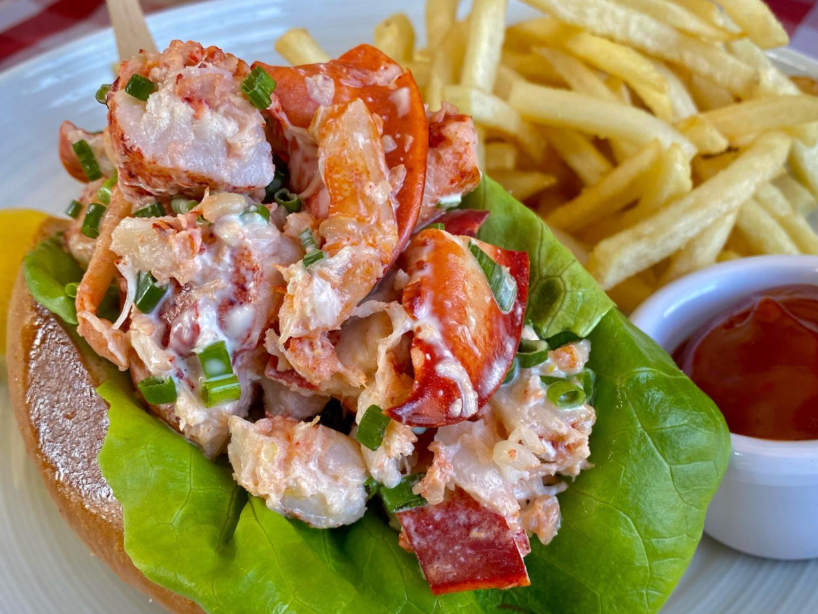 Order PJ's Lobster Roll food online from Pj Clarke store, Philadelphia on bringmethat.com