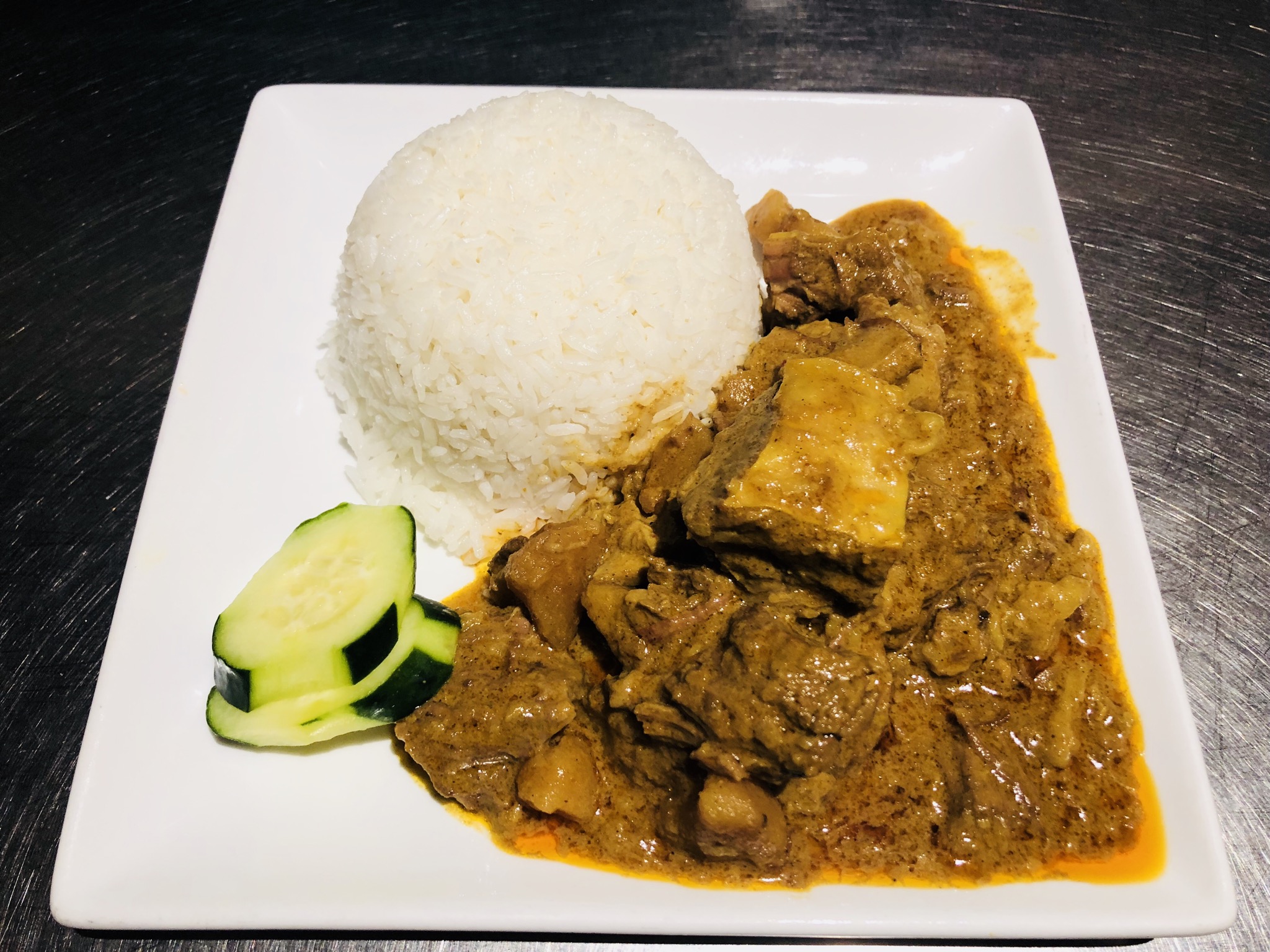 Order R2. Curry Beef Brisket on Rice food online from WK Restaurant store, New York on bringmethat.com