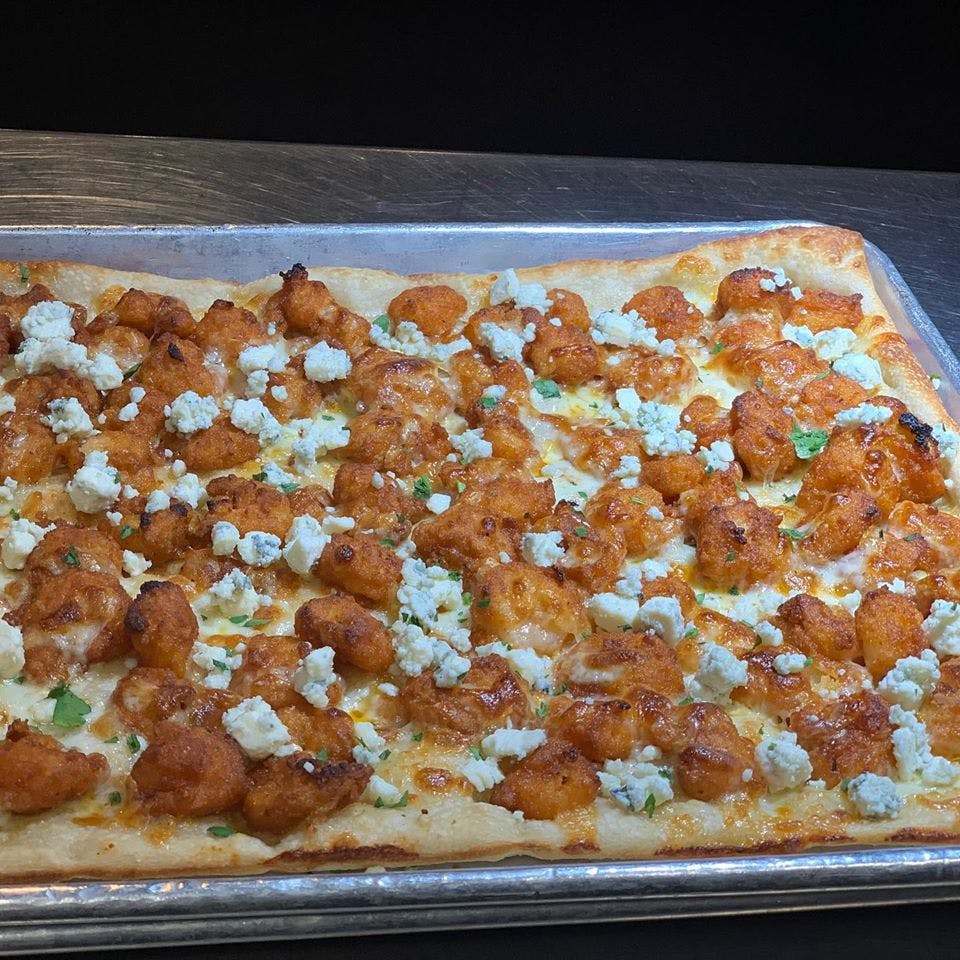 Order Buffalo Chicken Pizza - Round 18" (8 Slices) food online from Piazzetta Of East Farmingdale store, Farmingdale on bringmethat.com