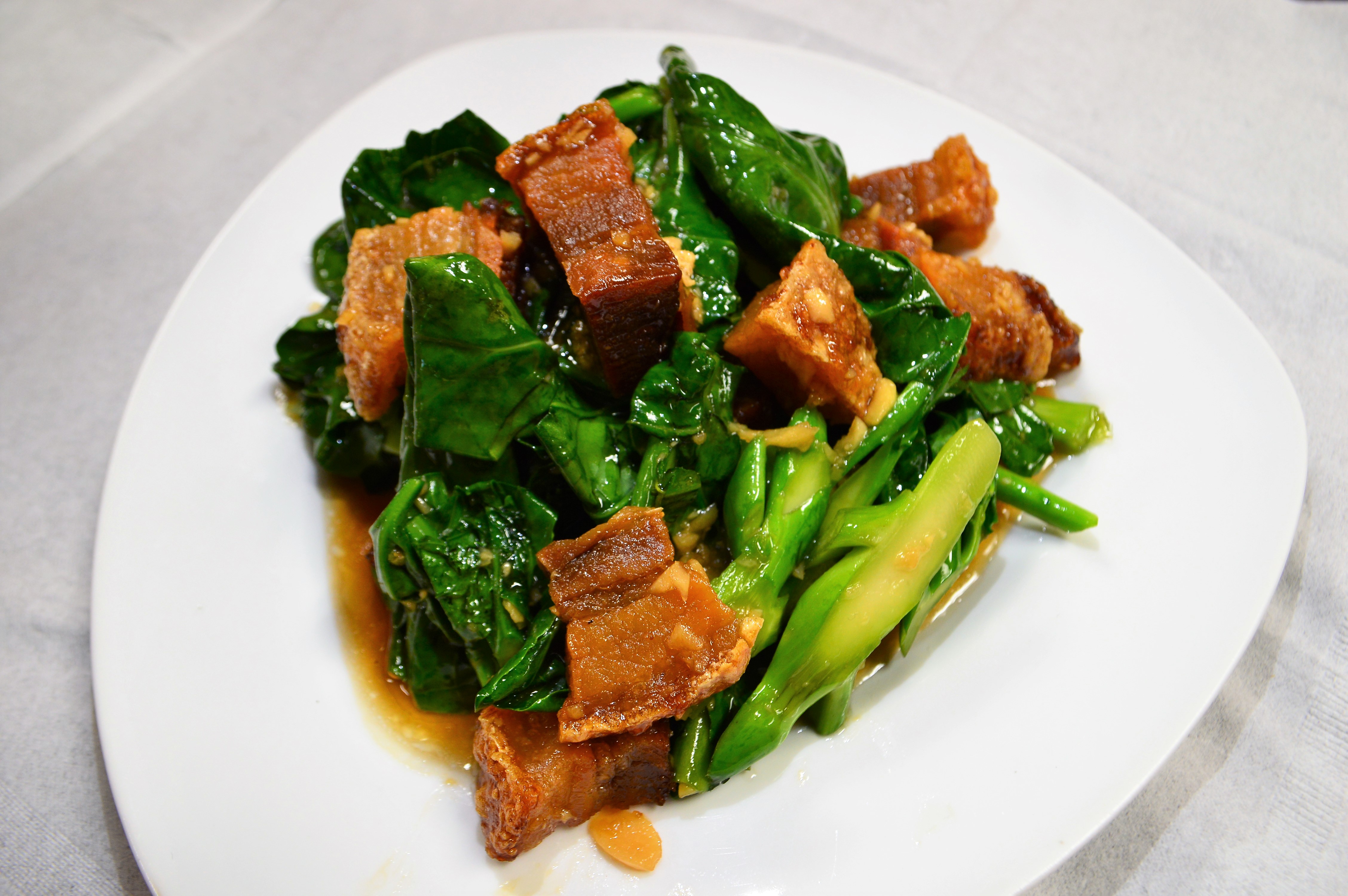 Order 82. Roasted Pork and Chinese Broccoli a la Carte food online from Rialto Thai Kitchen store, Rialto on bringmethat.com