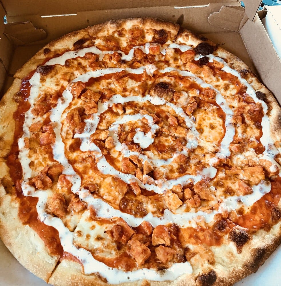 Order Buffalo Chicken Pizza - Standard 16" food online from Sopranos Pizzeria store, New Milford on bringmethat.com