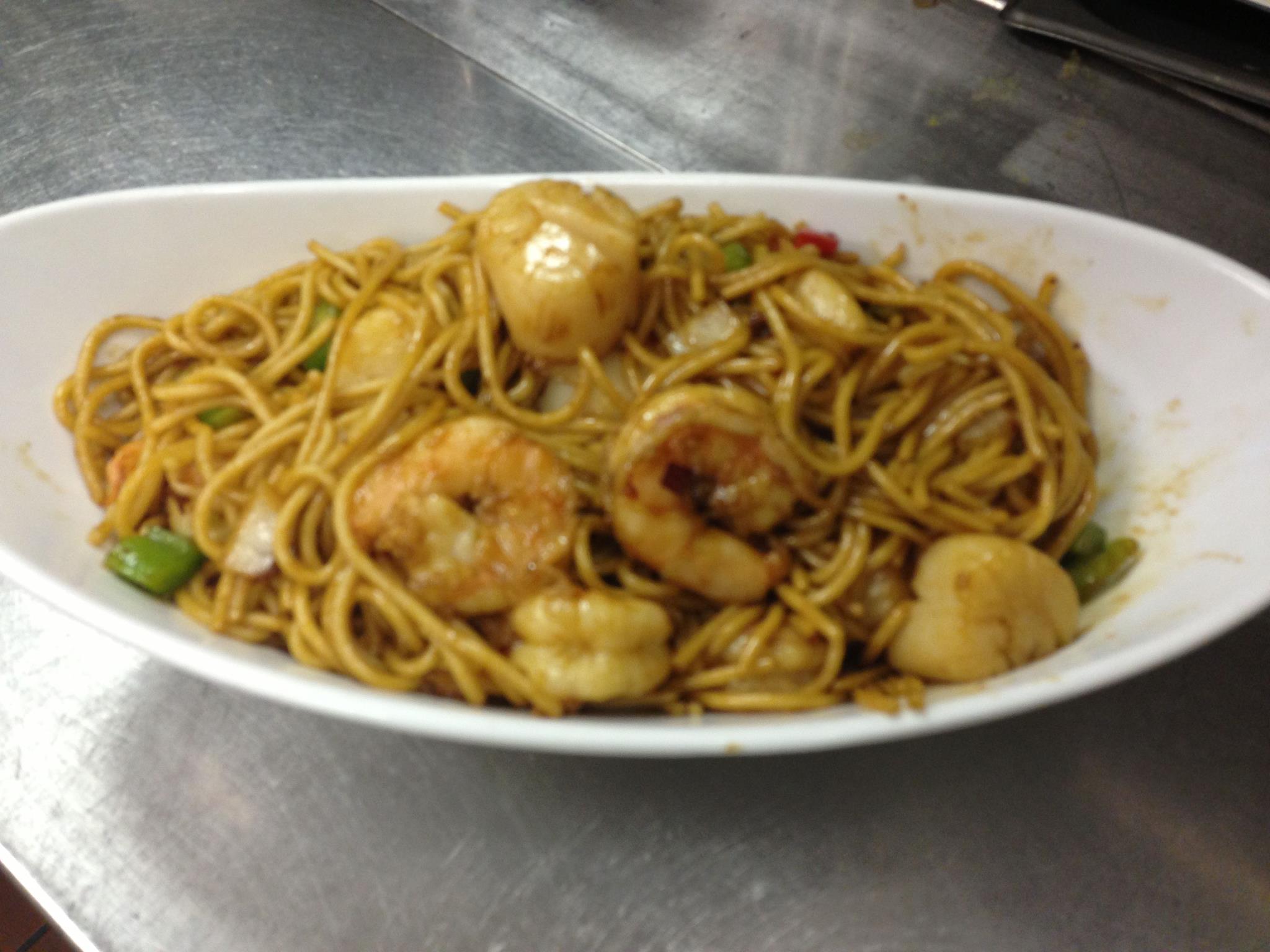 Order Shrimp and Scallop Spaghetti Noodle food online from House of Emperor store, Naperville on bringmethat.com