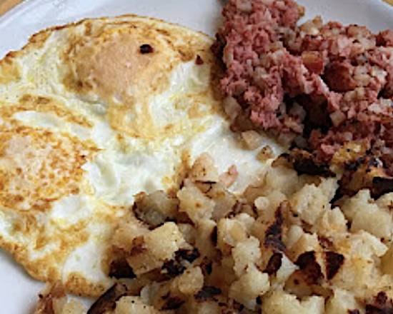 Order Corned Beef Hash food online from Clarke Off Campus store, Evanston on bringmethat.com