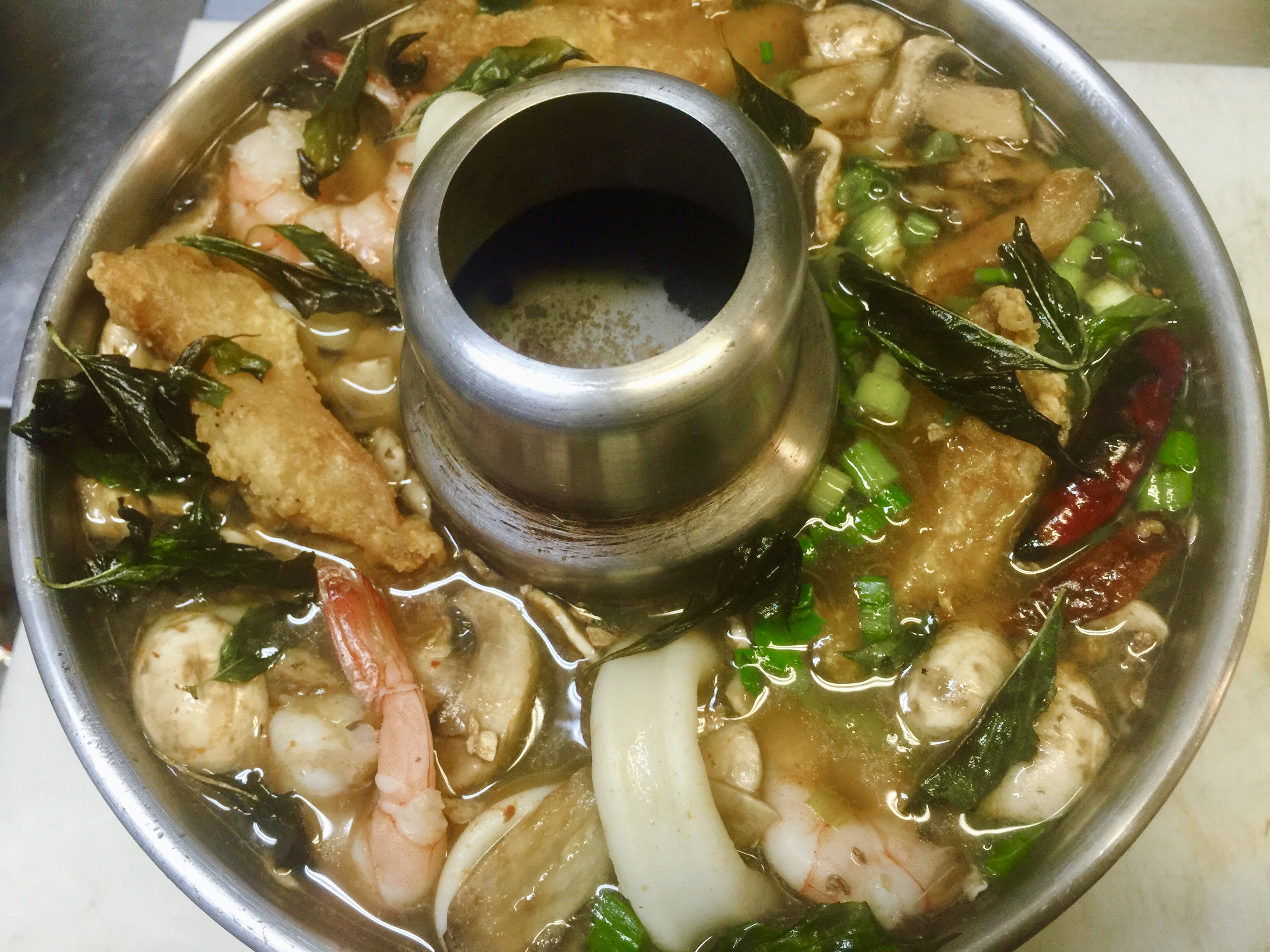 Order Seafood Hot Pot Soup food online from Rice Thai Cuisine store, Ventura on bringmethat.com