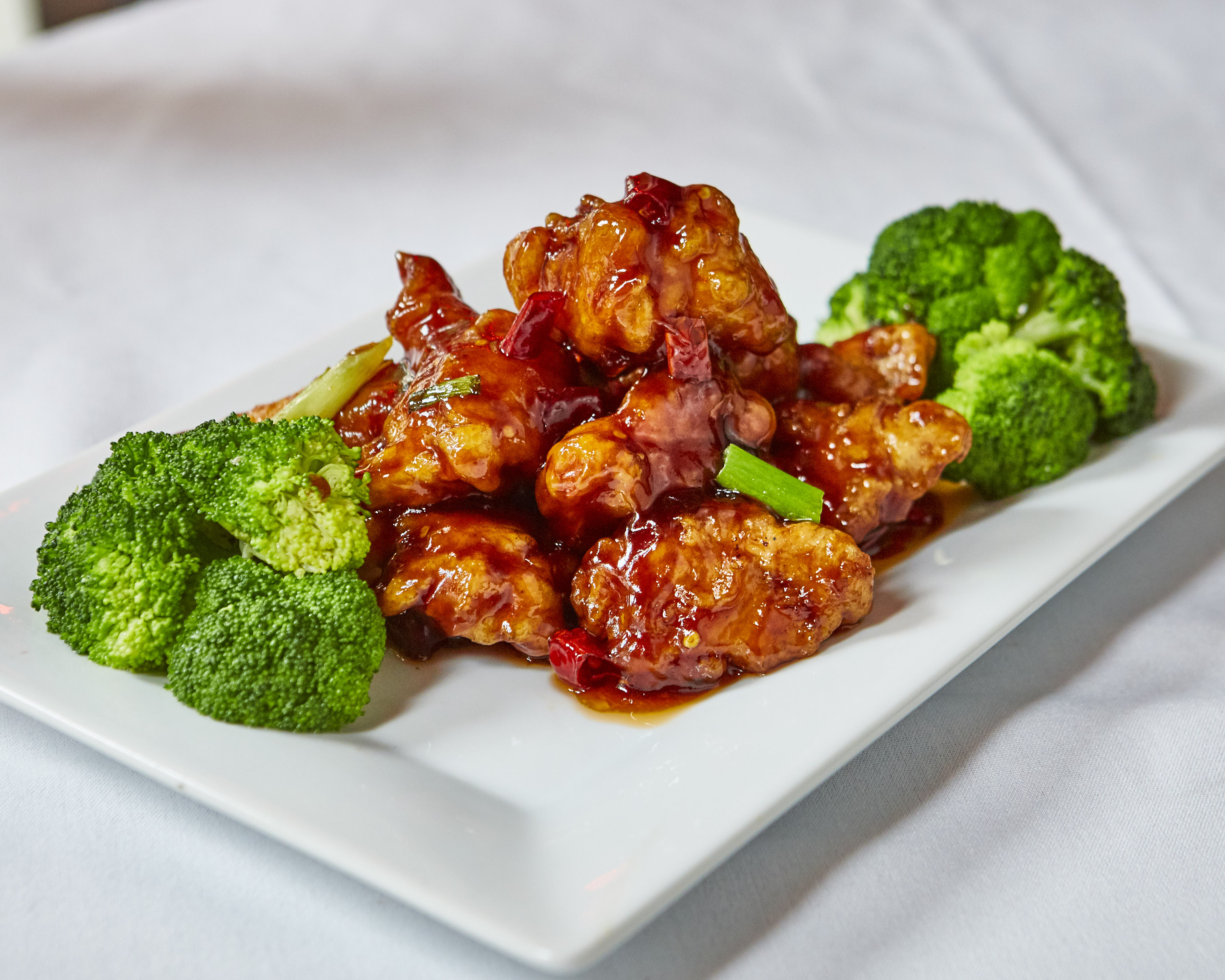 Order 210. General Tso`s Chicken Dinner food online from Ollie's To Go store, New York on bringmethat.com