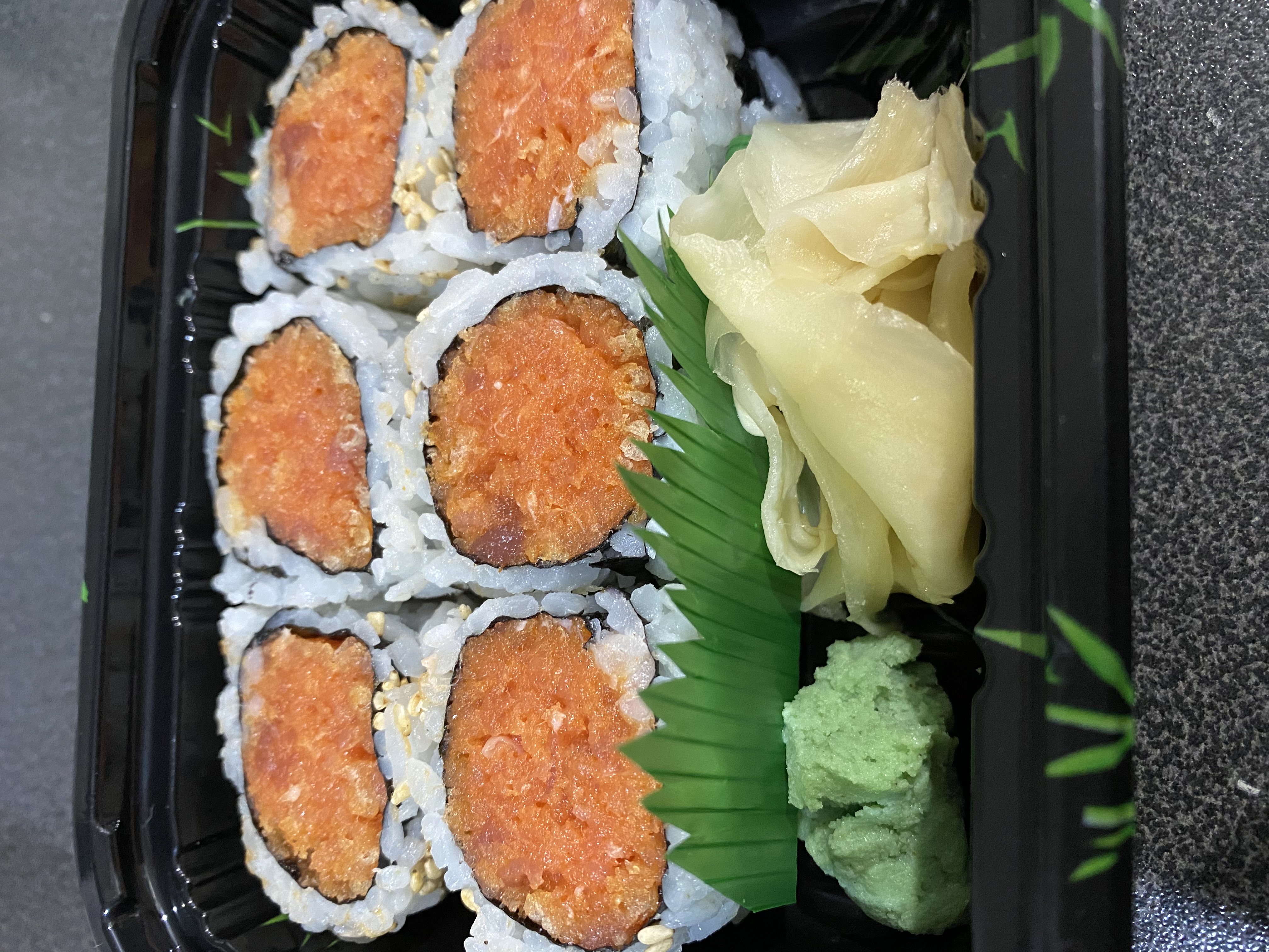 Order Spicy Tuna Roll food online from Bayard Sushi store, New York on bringmethat.com