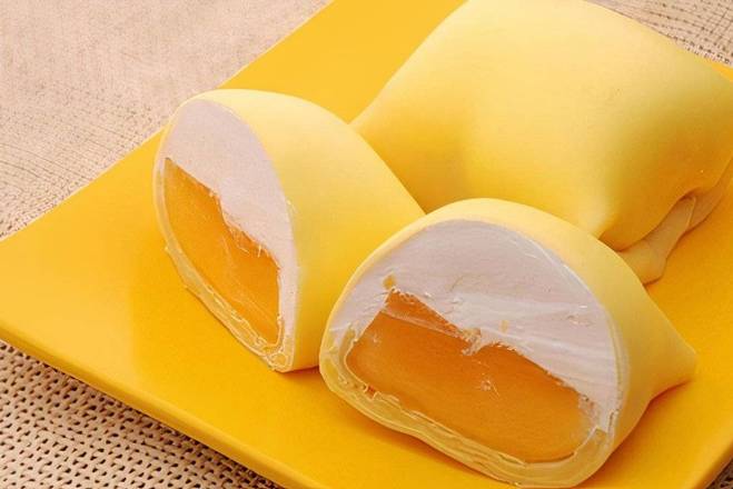 Order Mango Pancake food online from Coconut Jelly King 皇阿玛椰子冻 store, Cabazon on bringmethat.com