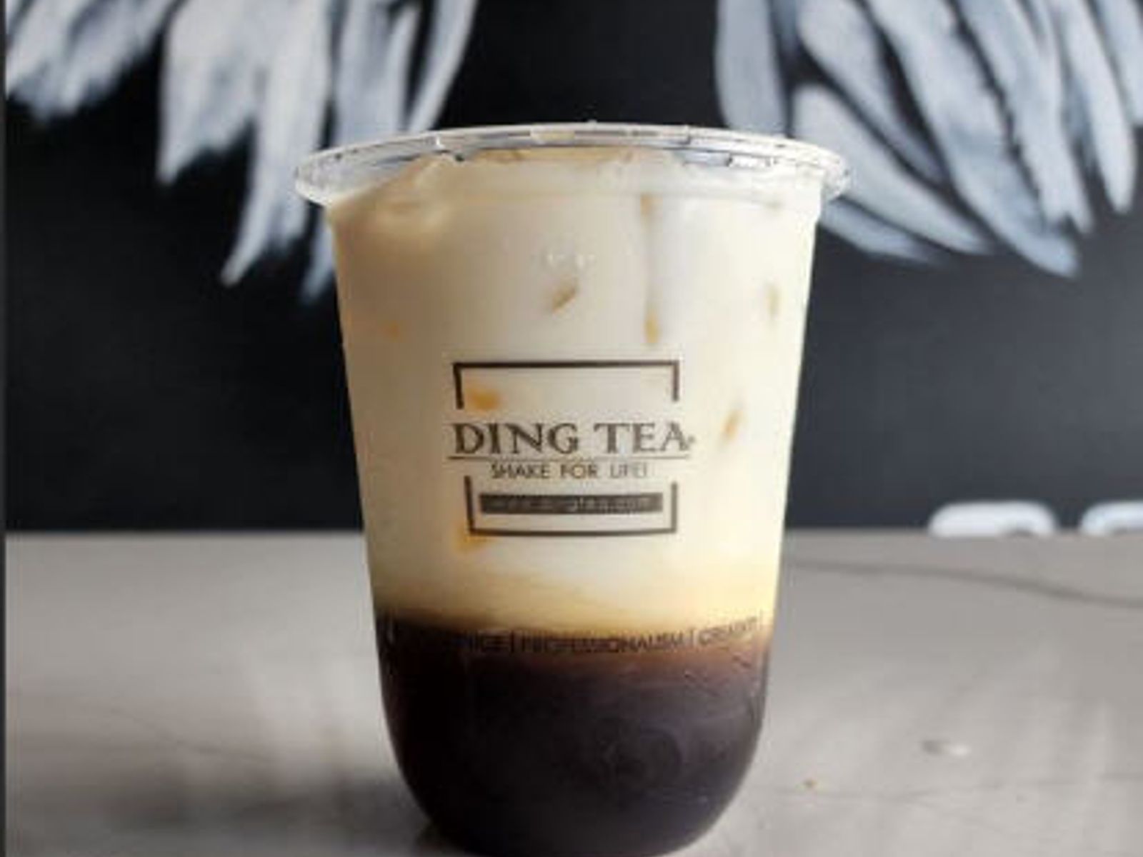 Order Vanilla Coffee Latte food online from Ding Tea Carson store, Carson on bringmethat.com