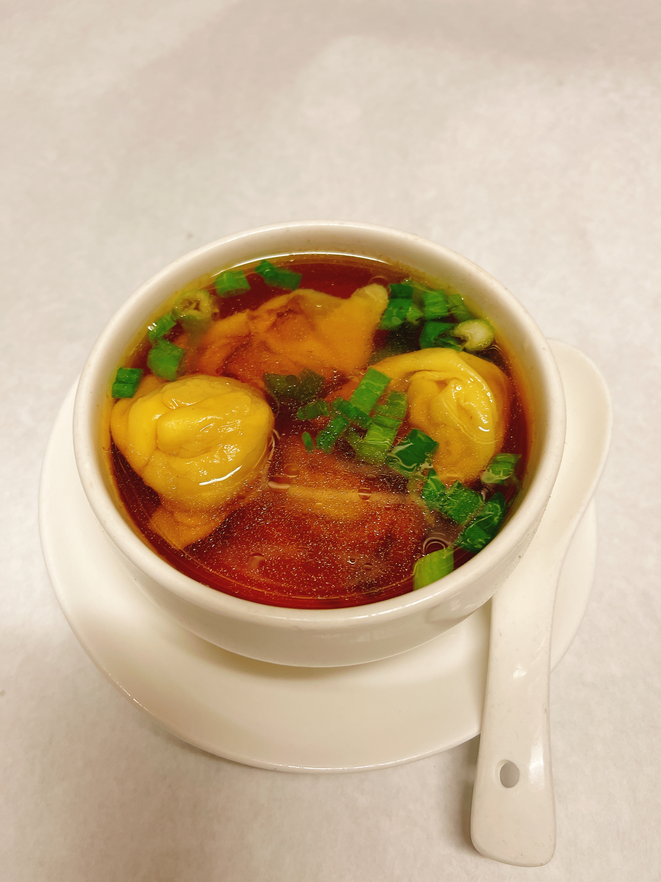 Order Wonton Soup food online from Pearls Chinese Restaurant store, New York on bringmethat.com