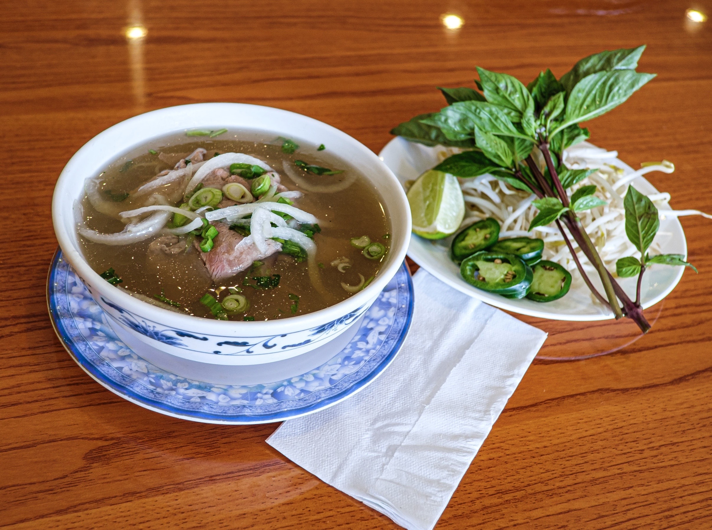 Order B1. Tái Bowl food online from Vietnam75 store, Woodbridge on bringmethat.com