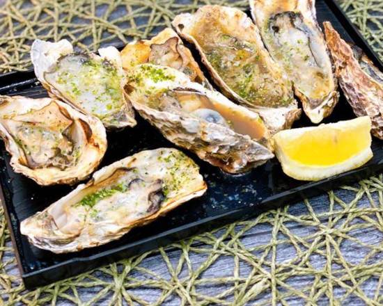 Order Baked Pacific Oysters (烤生蠔) (2 pcs) food online from Moxie Izakaya Restaurant store, Los Angeles on bringmethat.com
