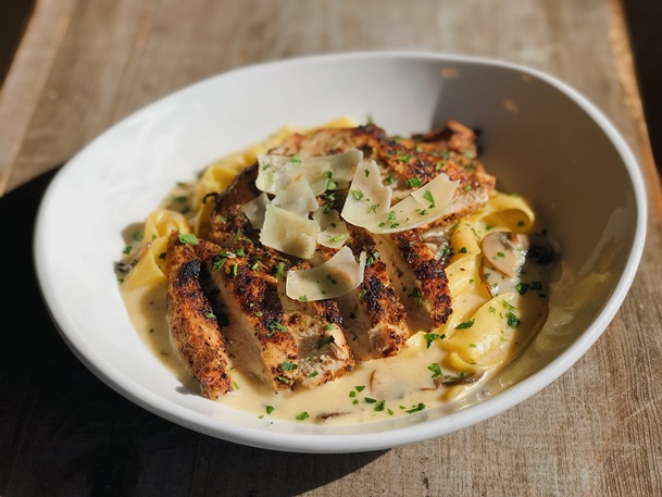 Order Chicken Alfredo food online from Sedona Taphouse store, Colonial Heights on bringmethat.com