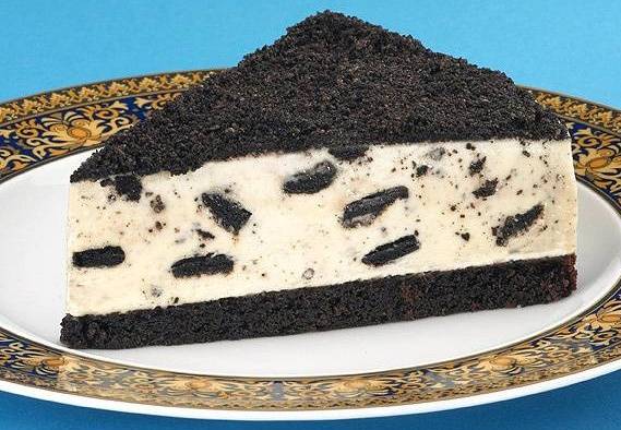 Order Oreo Mousse Cake food online from Danny's Carry Out store, Oxon Hill on bringmethat.com