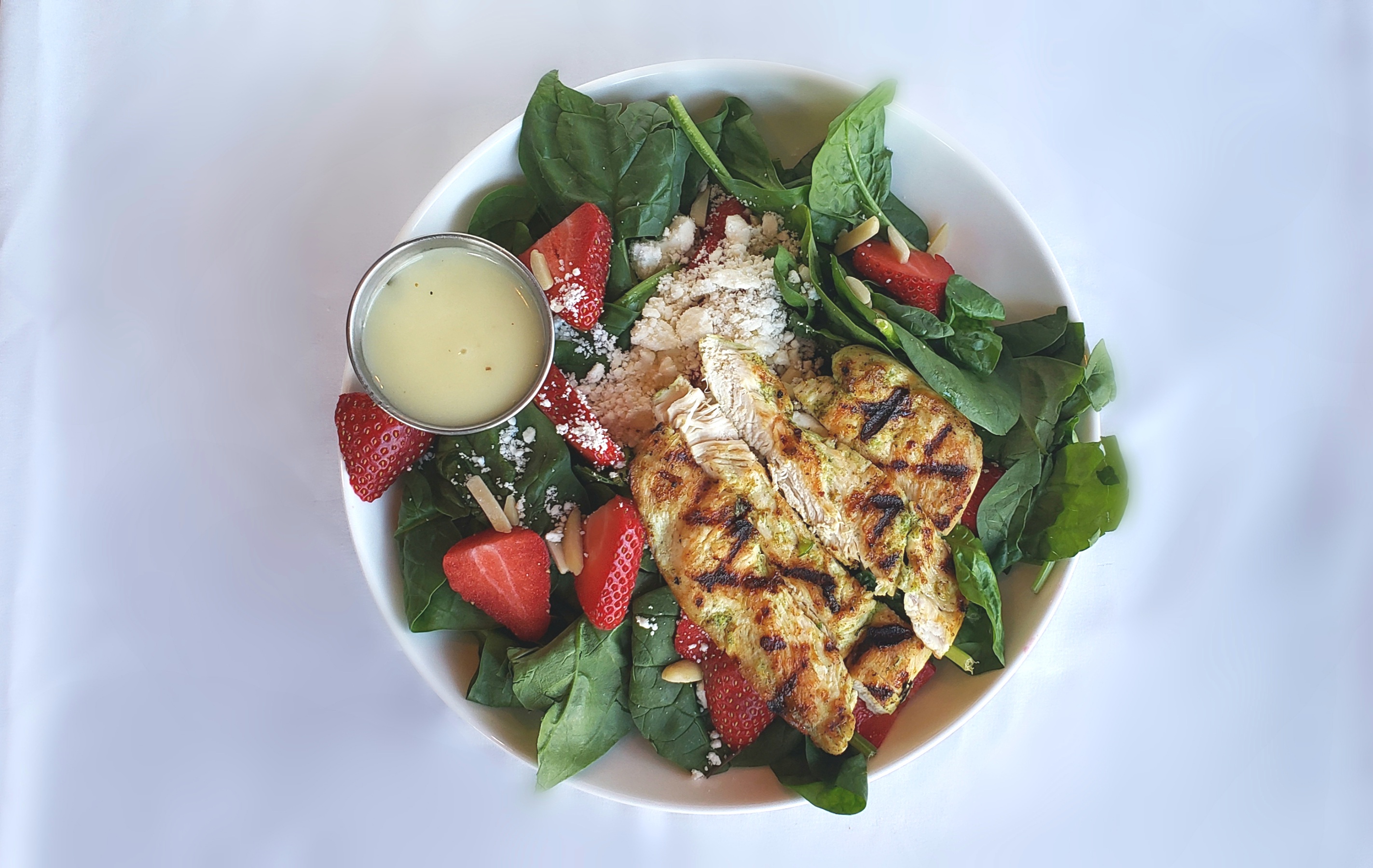 Order Strawberry Spinach Salad with Chicken food online from Colorado Salad Co. store, Golden on bringmethat.com