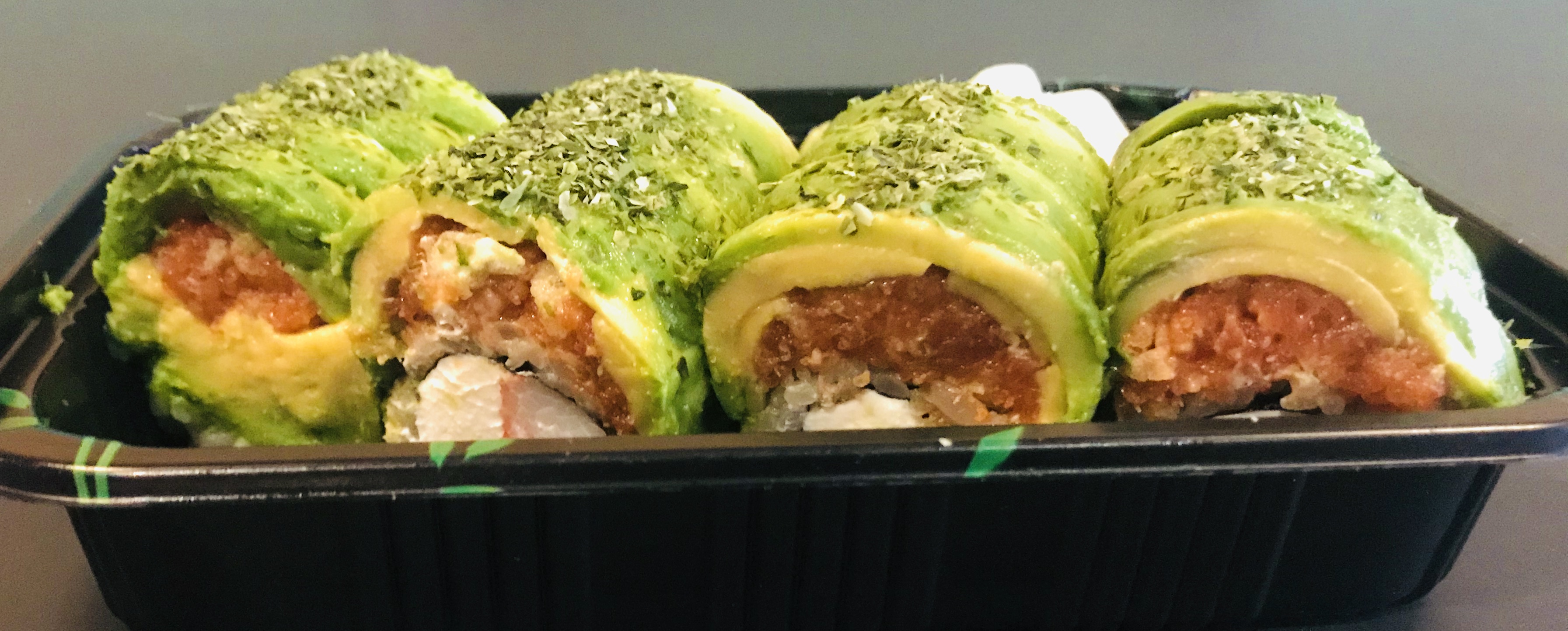 Order 71. Green Hill Roll food online from Thai Lemongrass & Sakura Sushi store, New York on bringmethat.com