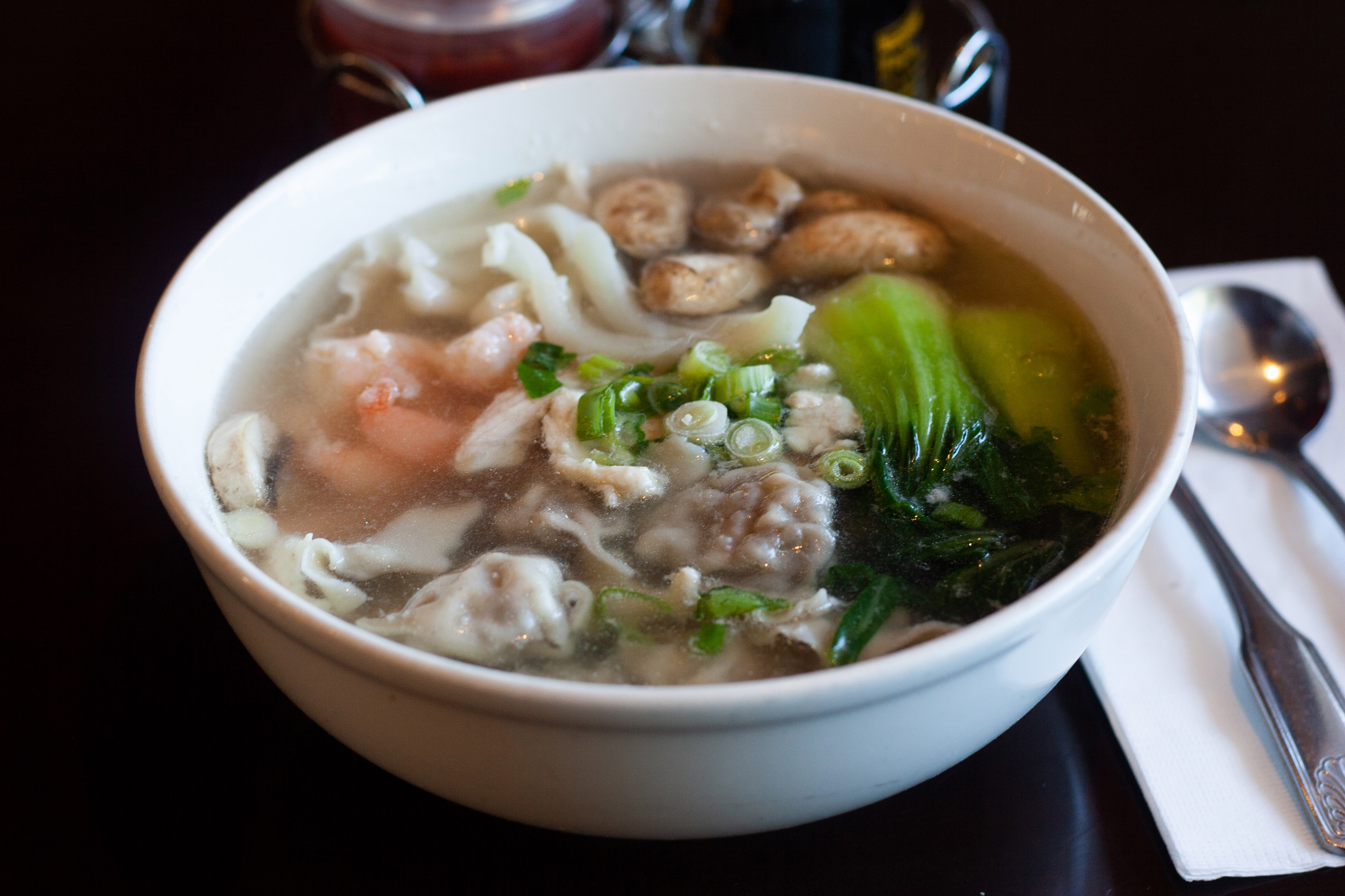 Order Wor Wonton Soup food online from Ginger Cafe store, Gilroy on bringmethat.com