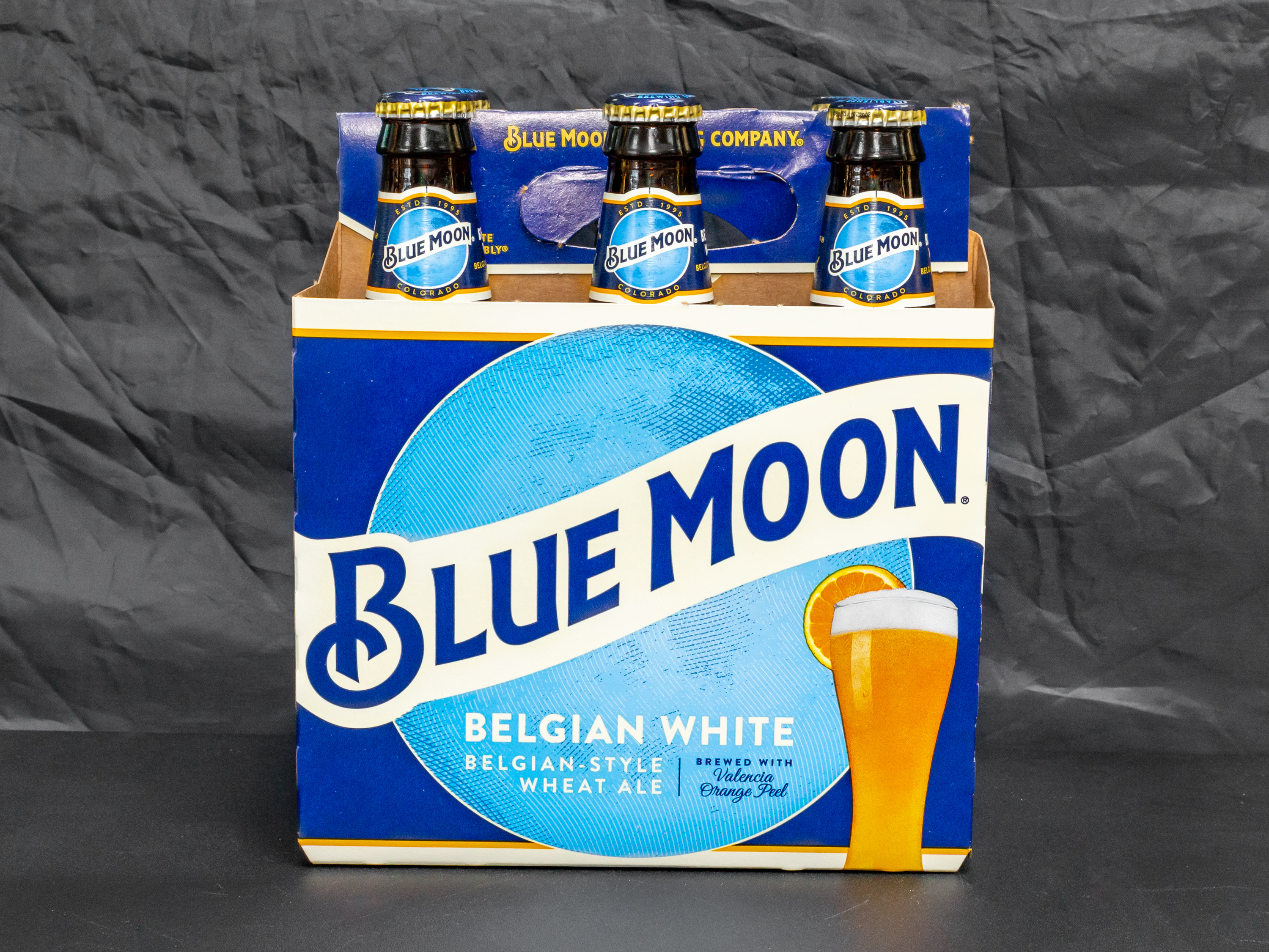 Order Blue Moon Belgian White Beer food online from Armanetti Liquors store, Niles on bringmethat.com