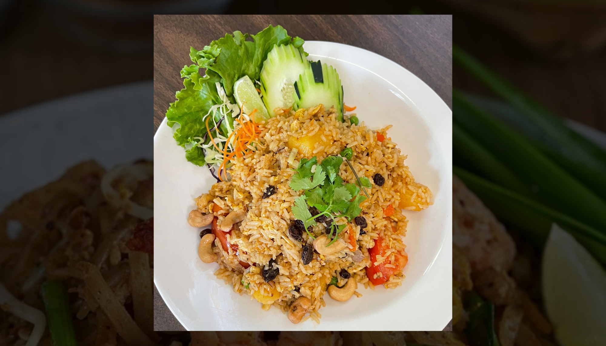 Order Pineapple Fried Rice a la Carte food online from Thonglor Thai Bistro store, San Mateo on bringmethat.com