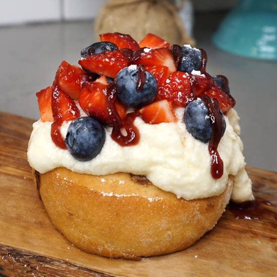 Order Very Berry Roll (1)* food online from Cinnaholic store, Pigeon Forge on bringmethat.com