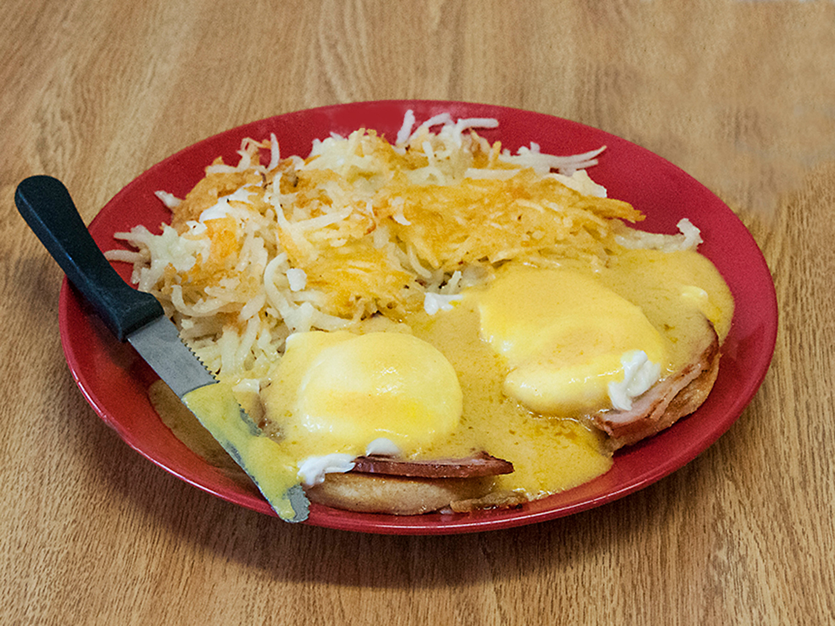 Order 2 Eggs, Hash Browns and Toast food online from Egg House Cafe store, Minneapolis on bringmethat.com