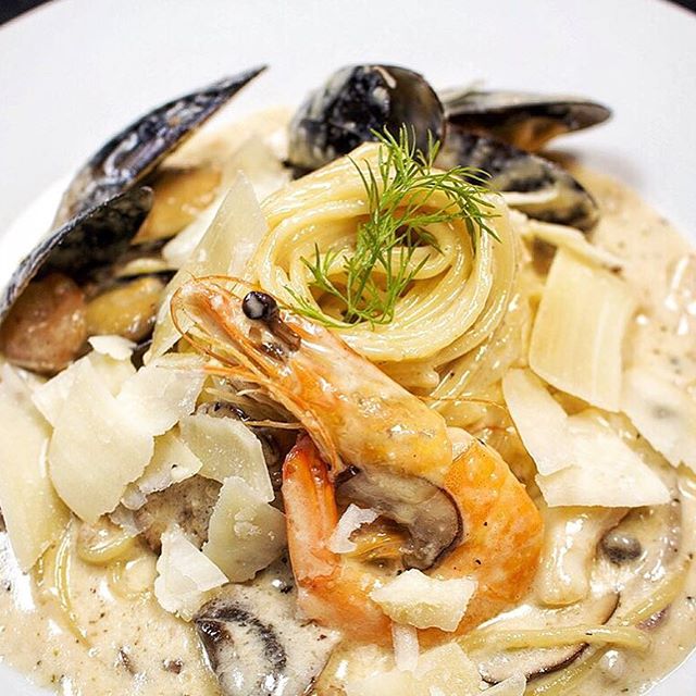 Order Seafood Cream Pasta food online from Knucks Asian Pub store, Rowland Heights on bringmethat.com