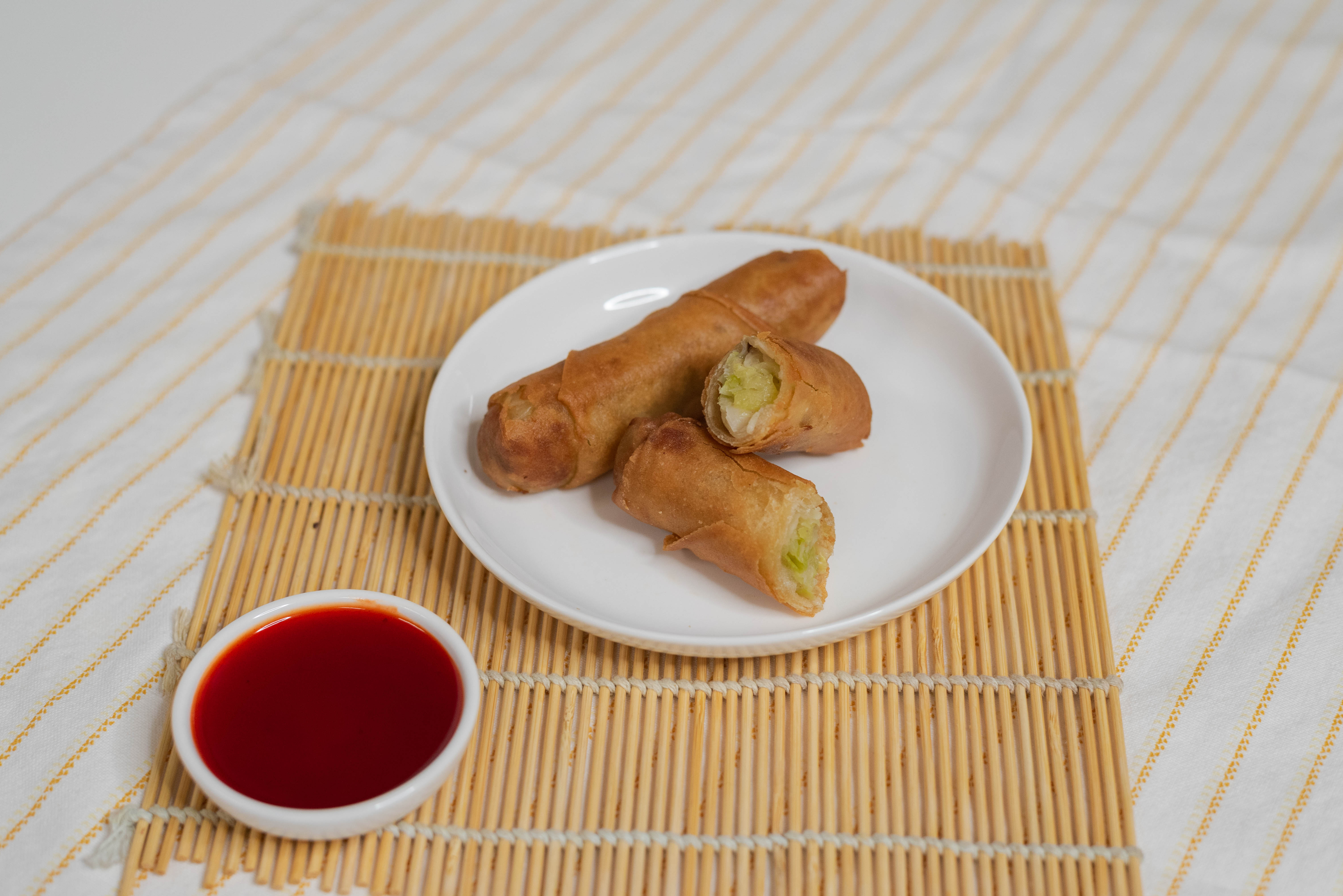 Order Egg Rolls food online from Louie Chinese Cuisine store, Los Angeles on bringmethat.com