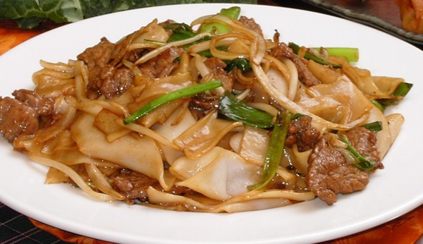 Order 46. Beef Chow Fun food online from Good Taste Restaurant store, Ramsey on bringmethat.com