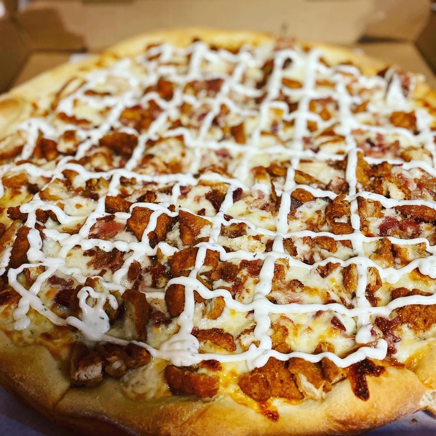 Order Chicken Bacon Ranch Pizza - Personal 10" food online from Affamato Pizza & Italian Restaurant store, Norristown on bringmethat.com