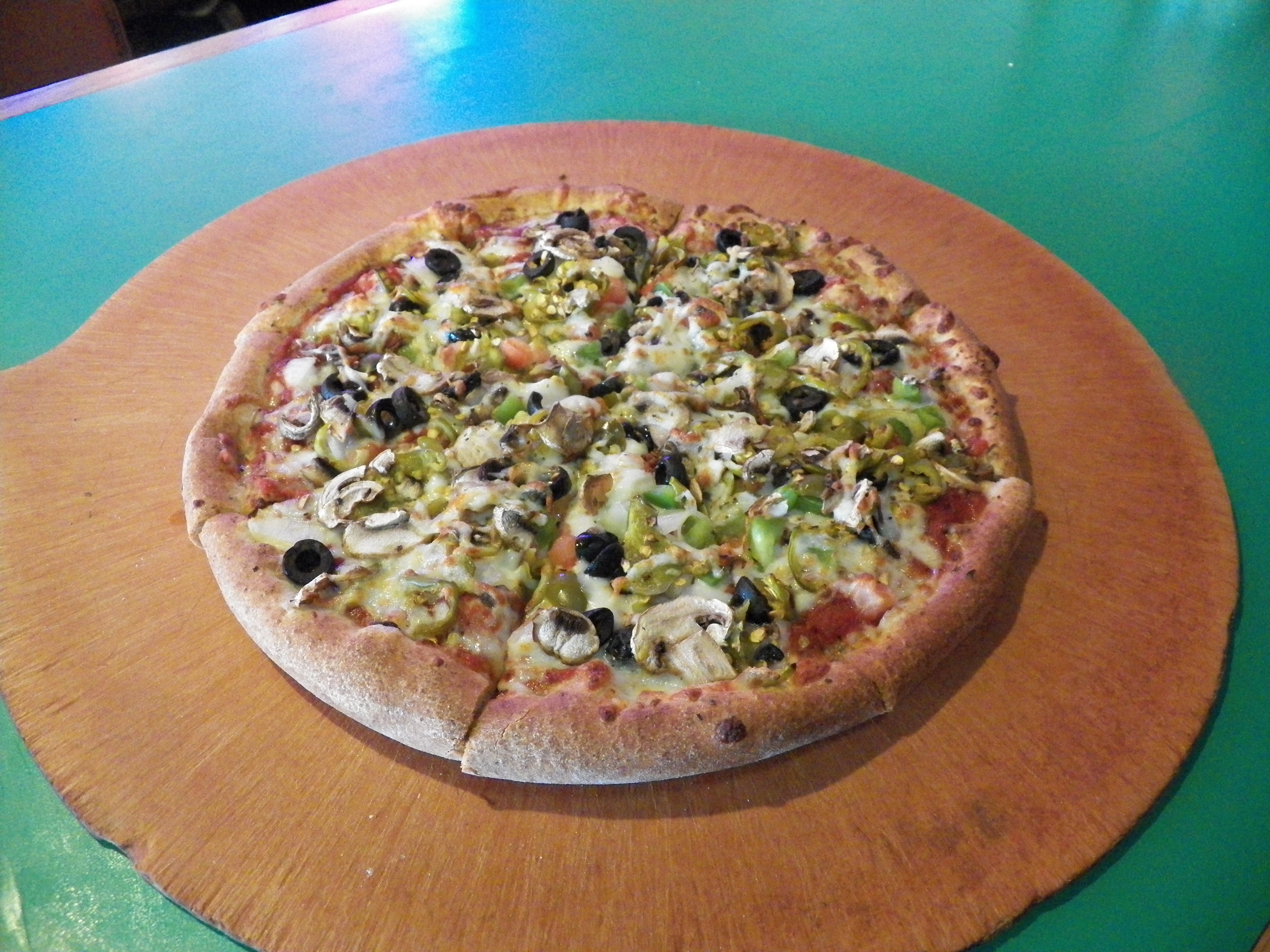 Order Classic Veggie Pizza food online from DoubleDave's Pizza Works store, Austin on bringmethat.com