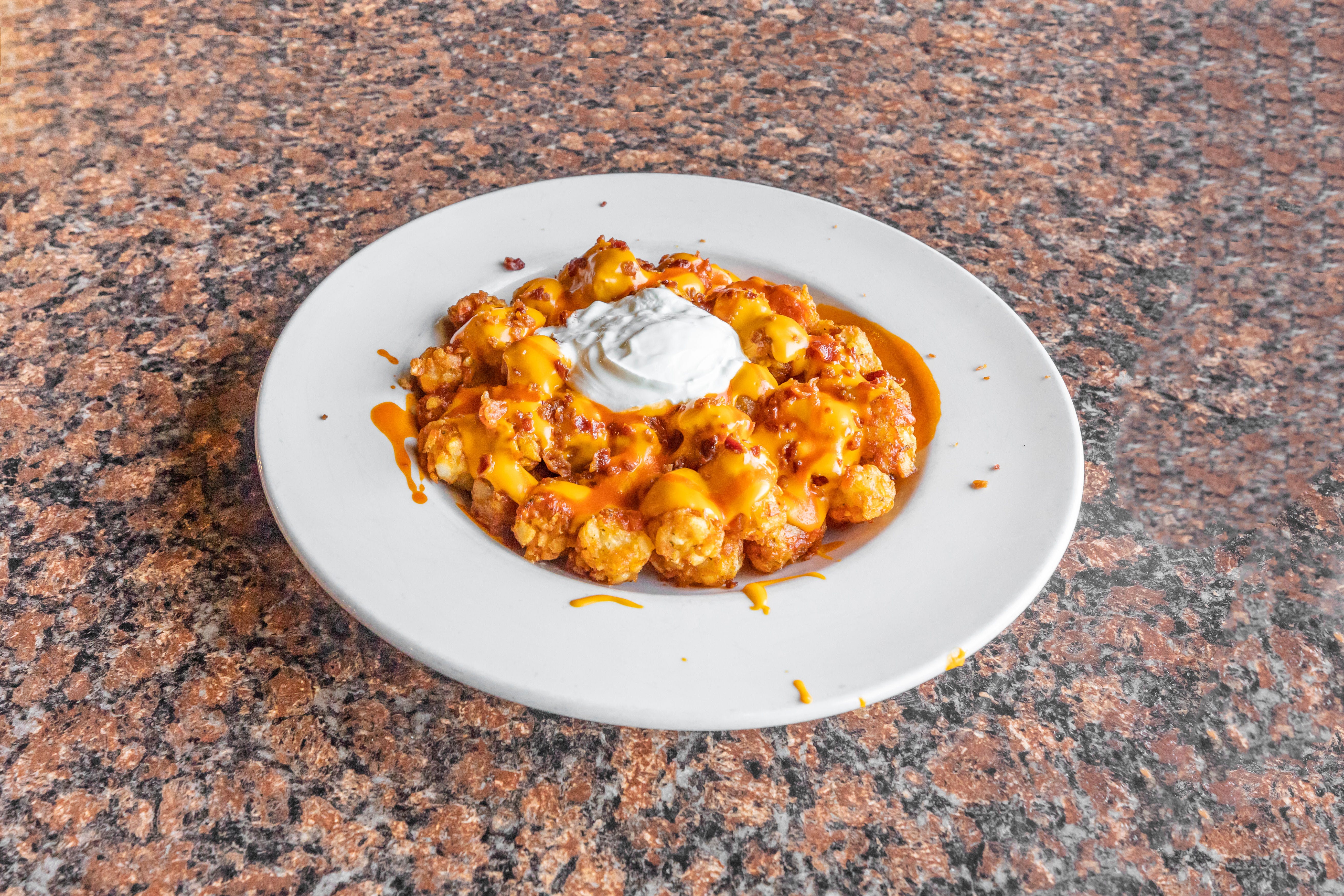Order Smothered Tots - Appetizer food online from X & O Sports Bar store, Palos Heights on bringmethat.com