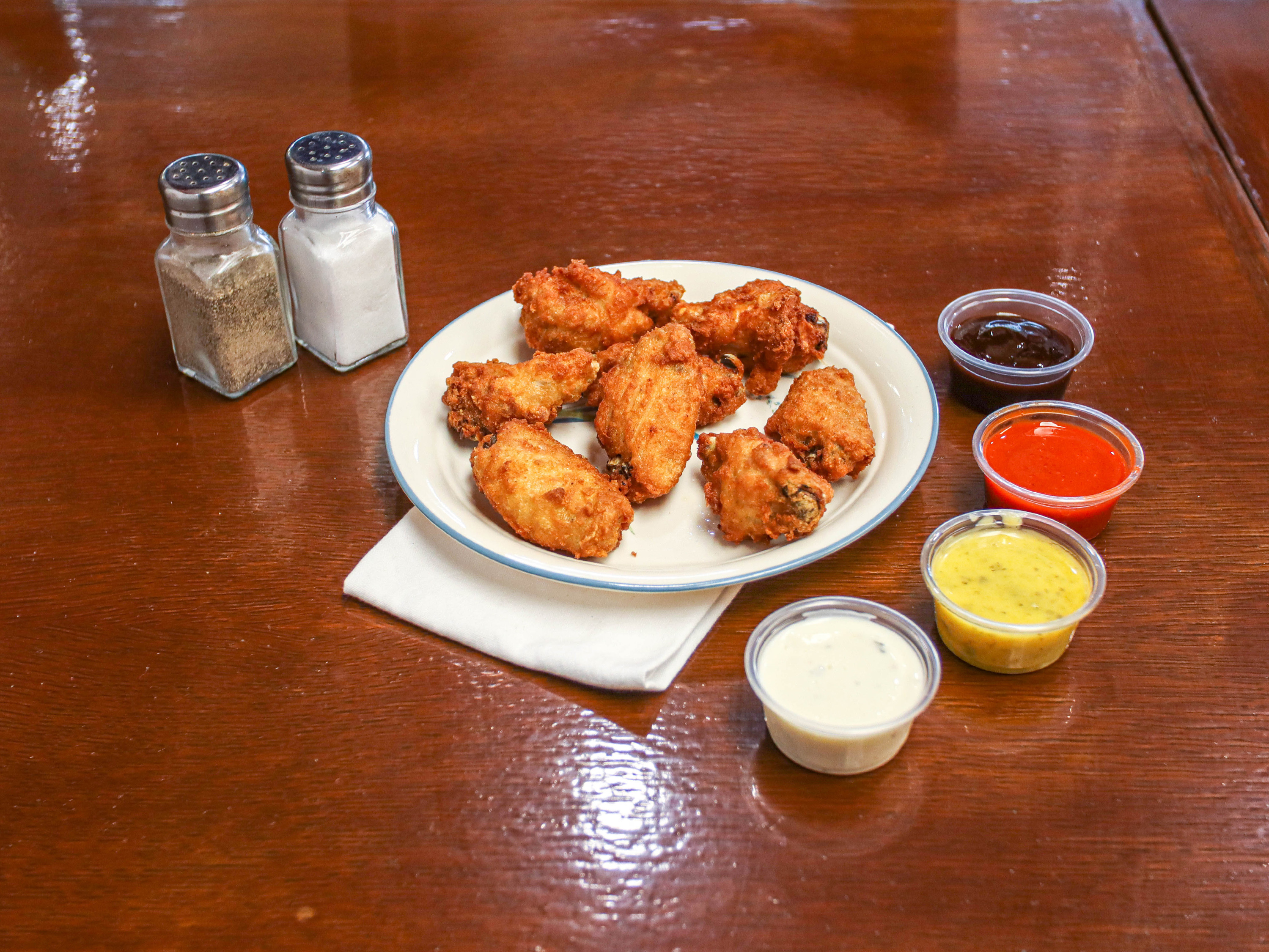 Order Wings food online from Mama Z Pizzeria store, Chino Hills on bringmethat.com