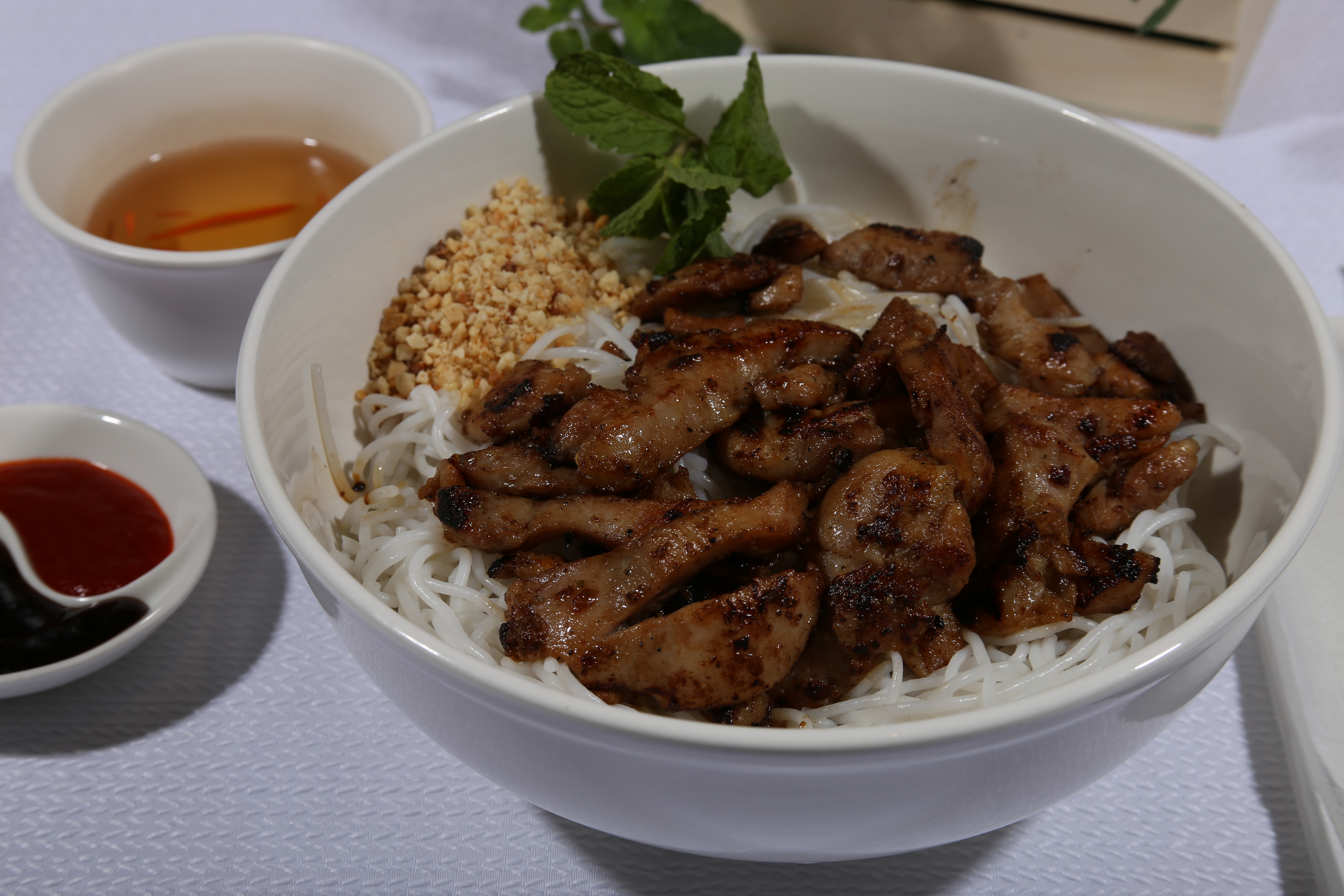 Order 24. BBQ Chicken Vermicelli food online from Ha Long Pho Noodle House store, Honolulu on bringmethat.com