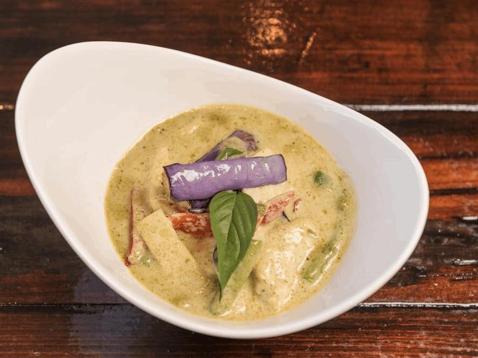 Order Green Curry  food online from Charm Thai Eatery store, San Mateo on bringmethat.com