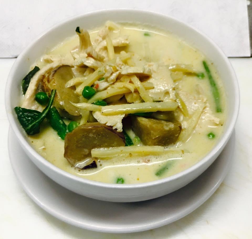 Order #4 Gang Kiew Wan (green curry) food online from Rock “N” Thai store, Holland on bringmethat.com