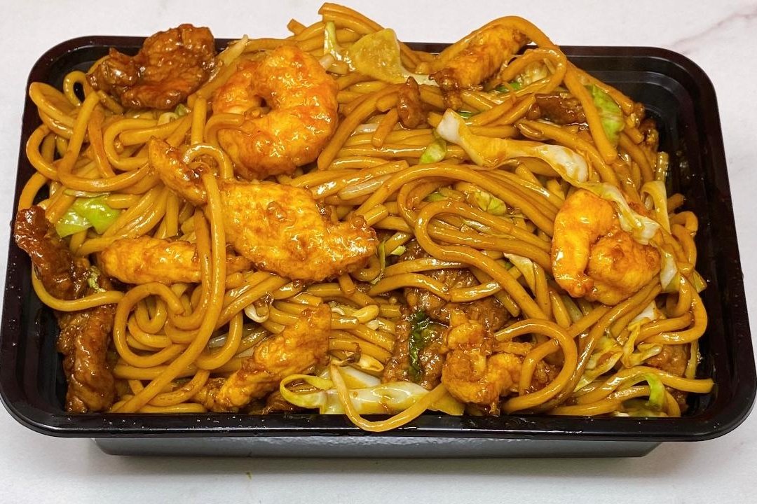 Order House Special Chow Mein food online from Little Chef Chinese store, San Diego on bringmethat.com